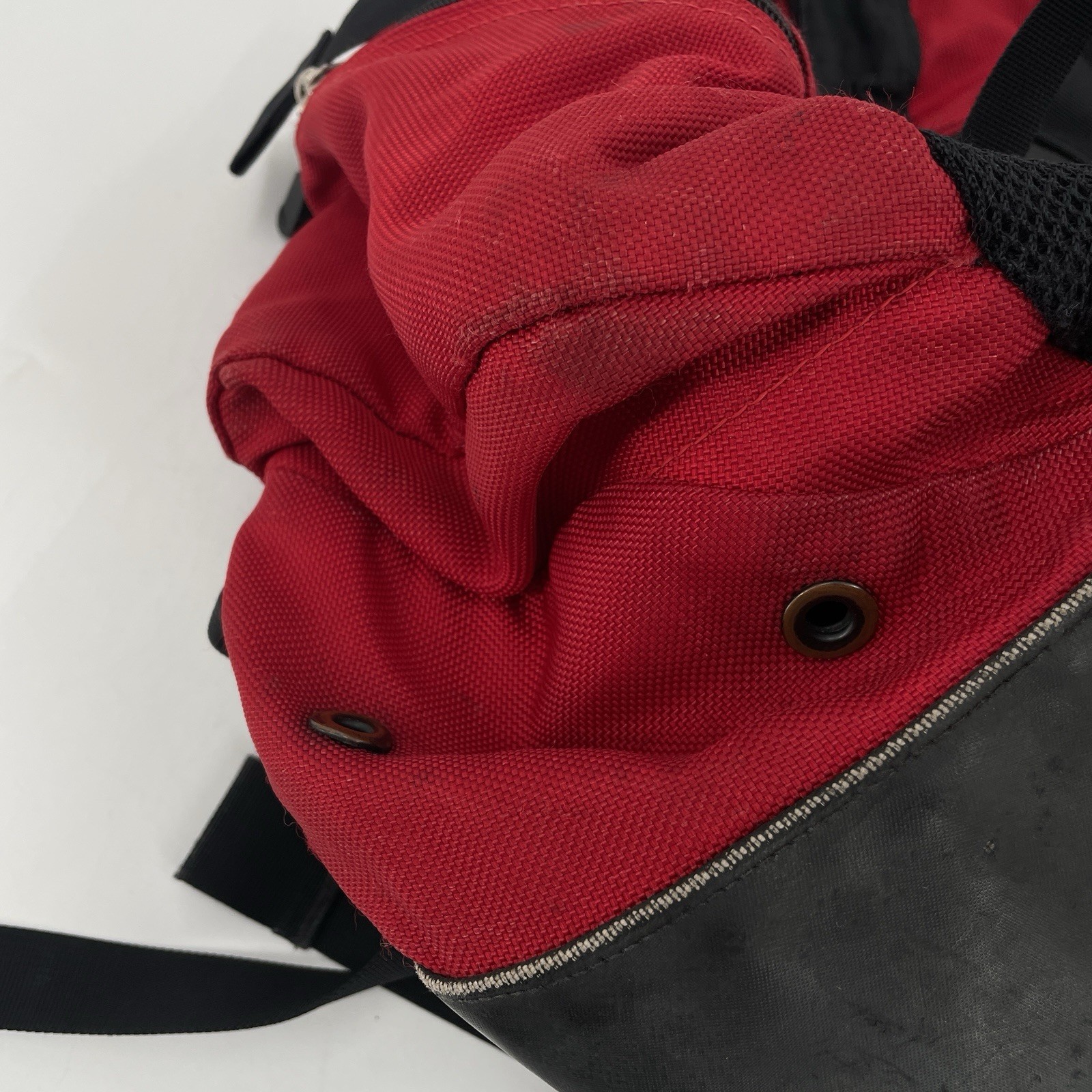 Vintage Oakley Icon Backpack in Red Black – 90s 2000s Y2k Goth Grunge