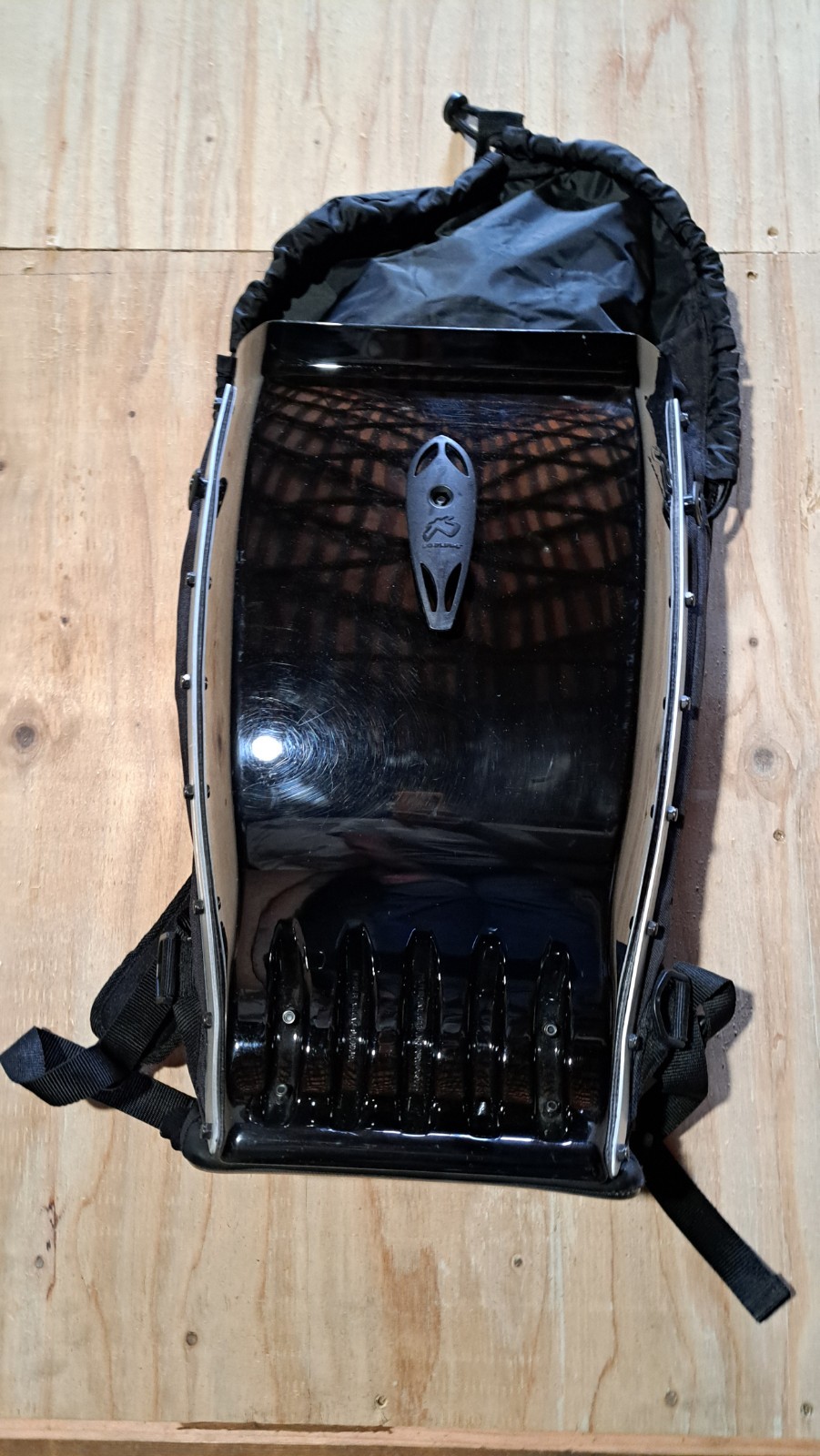 BOBLBEE 20L Backpack Black Hard Shell