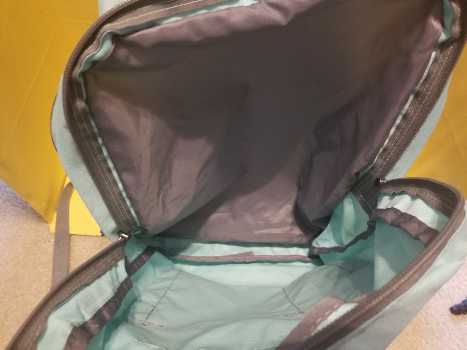 Trans by JanSport 17″ SuperMax Backpack with 15″ Laptop Sleeve (Aqua Dash) JS00T