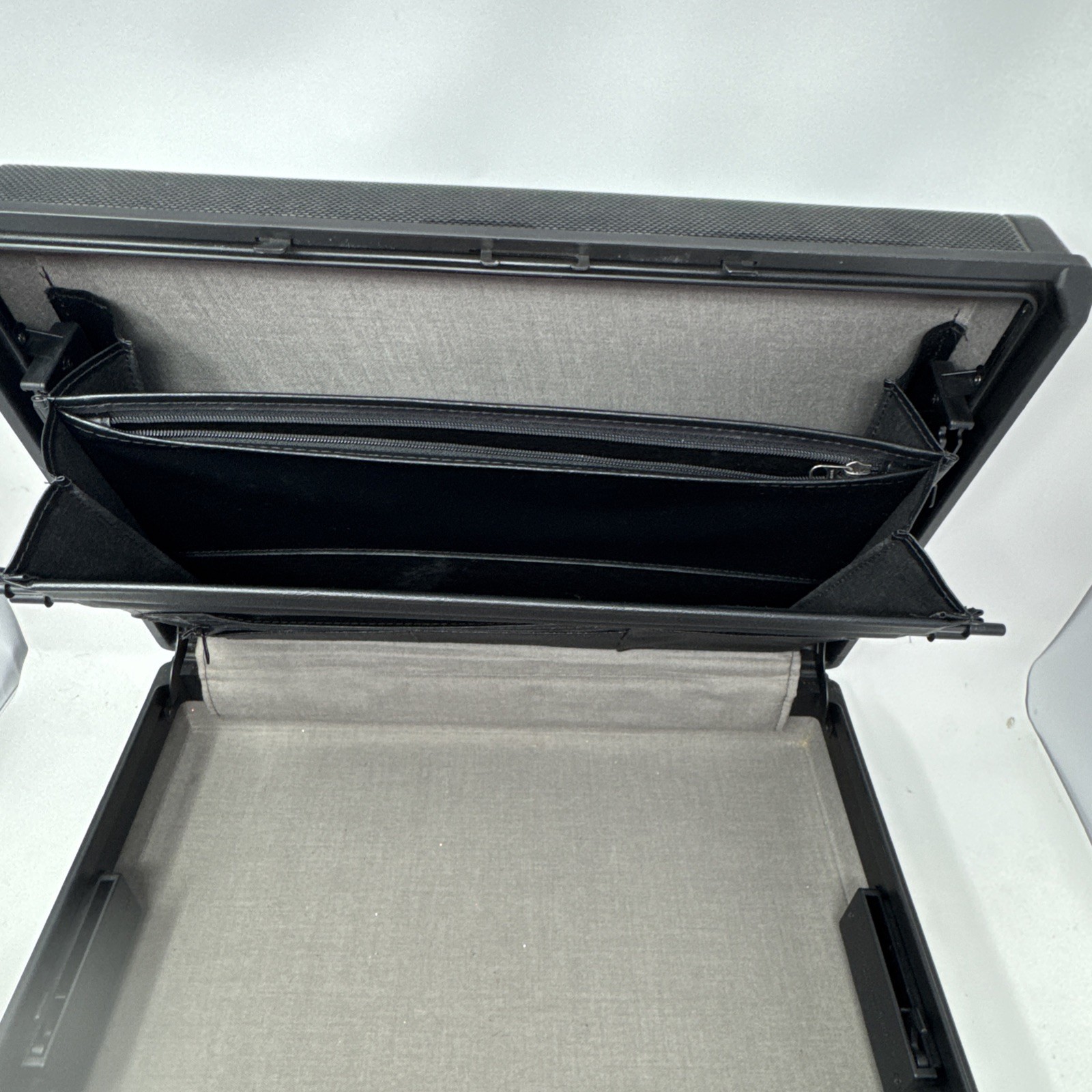 Vtg 1993 Samsonite Quantum Focus Hard Shell Briefcase Attache Prop IBM ERA – USA