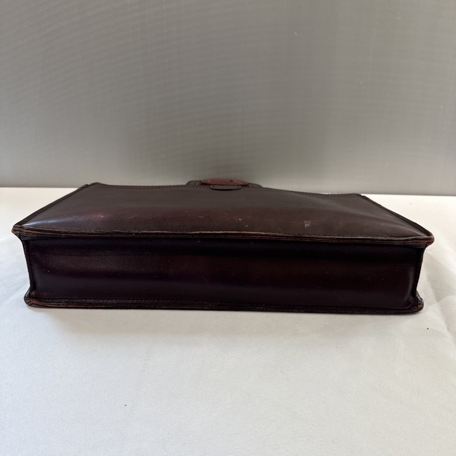 Hartmann Leather Folio, Briefcase, Handles. 16.5″ X 11″