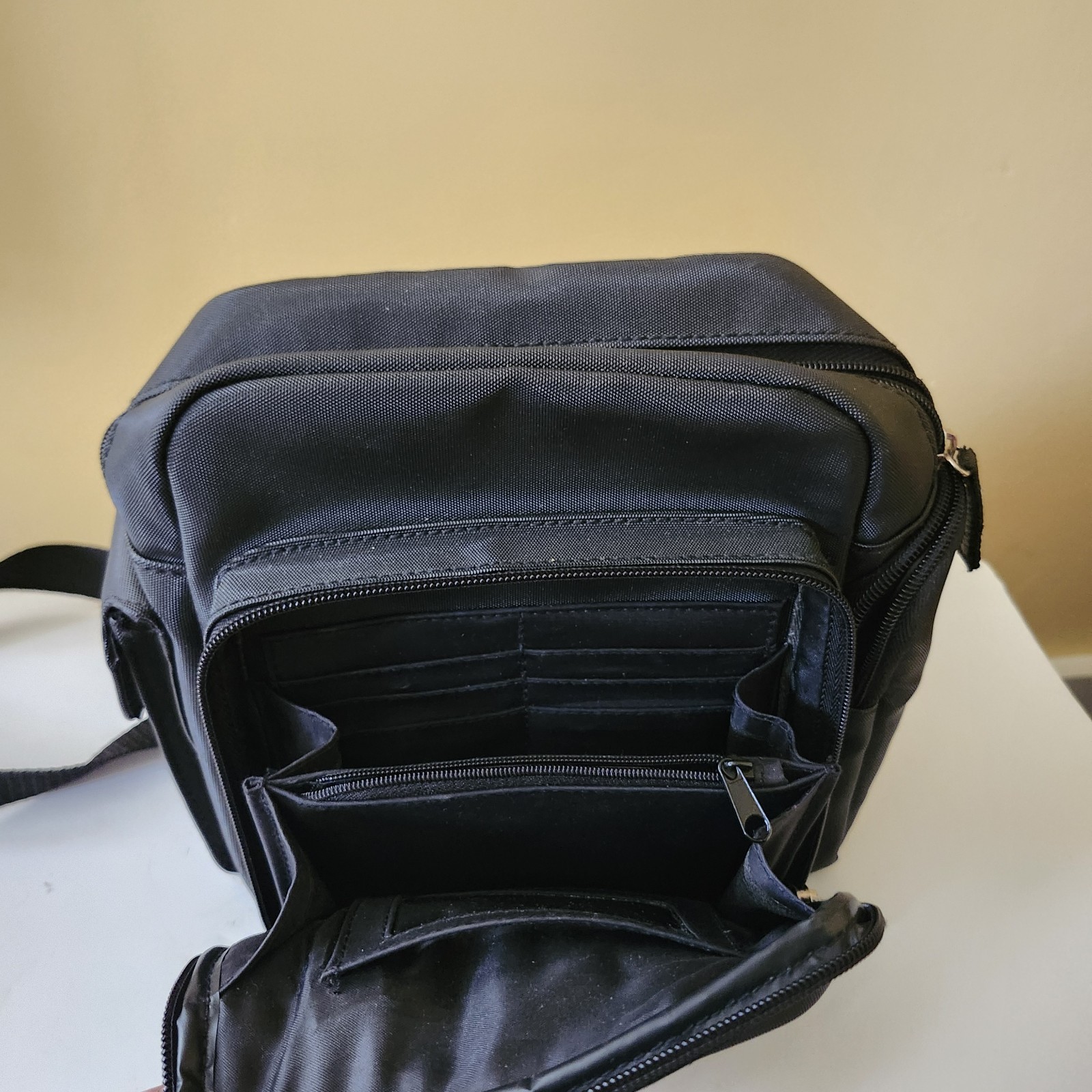 Camera Sling Bag Shoulder Pack Sports Travel Pouch Unisex