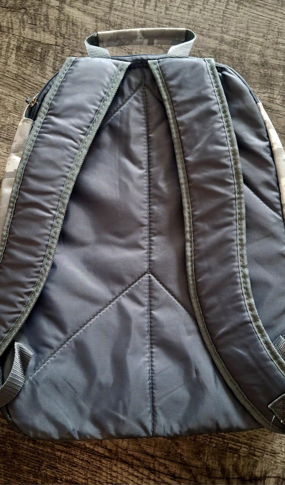 Eastsport Basic tech Backpack in Grey/ Camo. Brand New