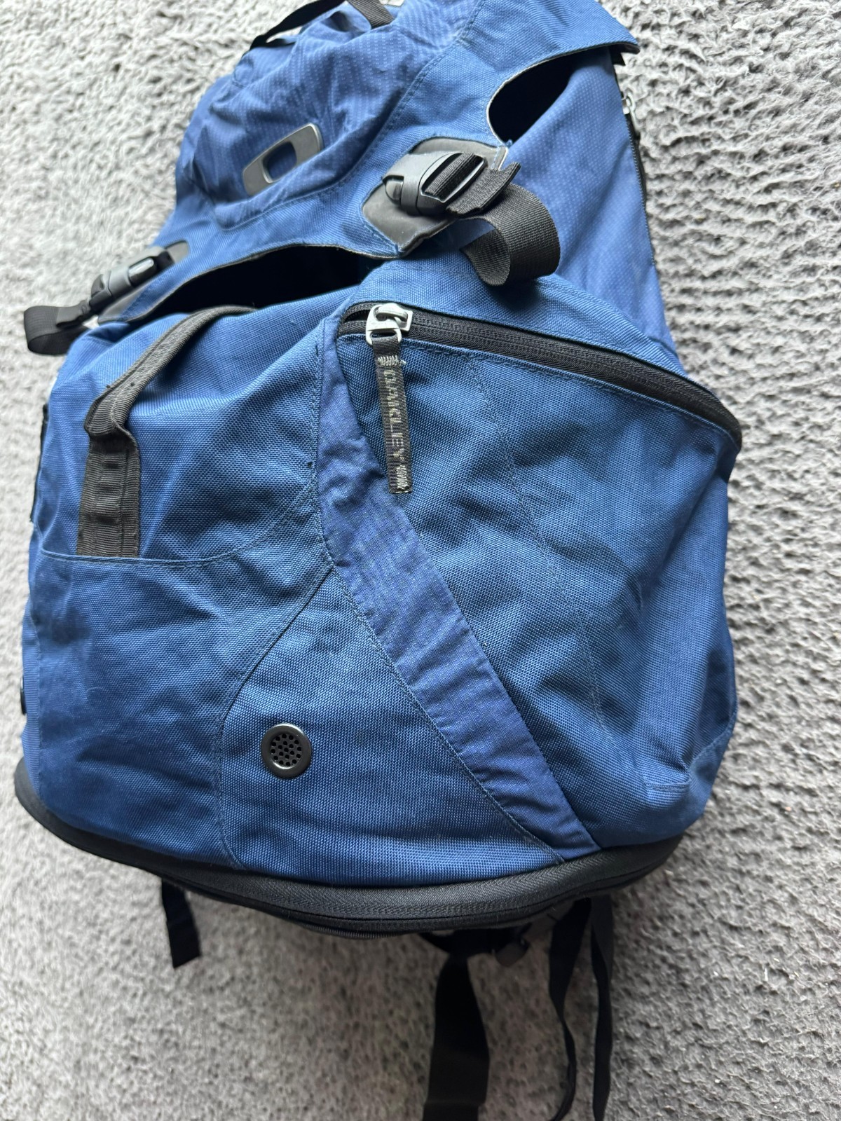 Oakley Icon 2.0 Tactical Gorpcore Hiking Rucksack Backpack Navy Blue Unisex
