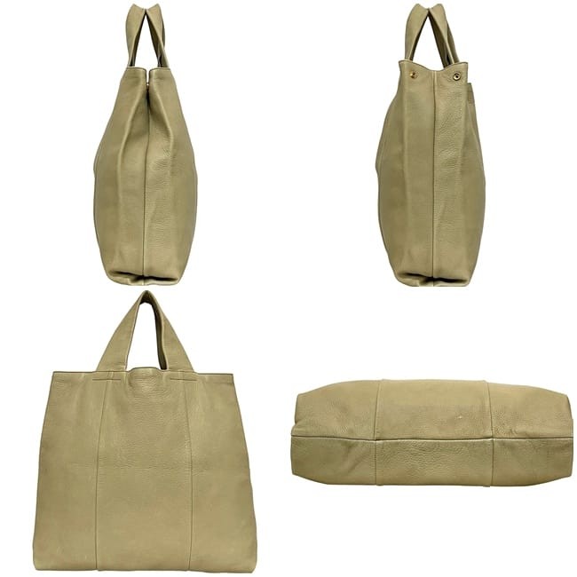 Pre-owned Prada beige leather tote bag, size 146. This Prada leather bag is
