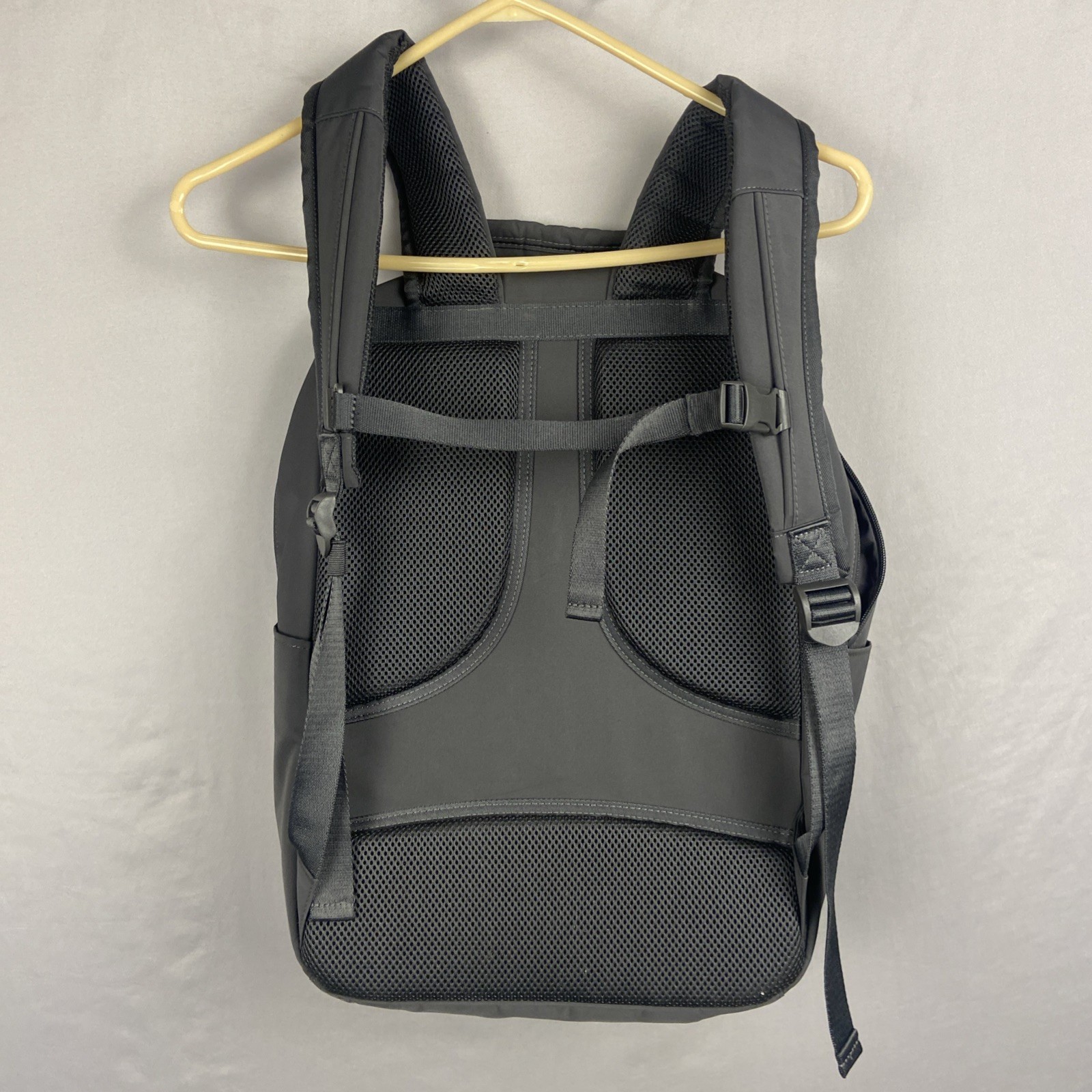 UNIQLO Functional Backpack PC Bag WORK SCHOOL Gray Unisex
