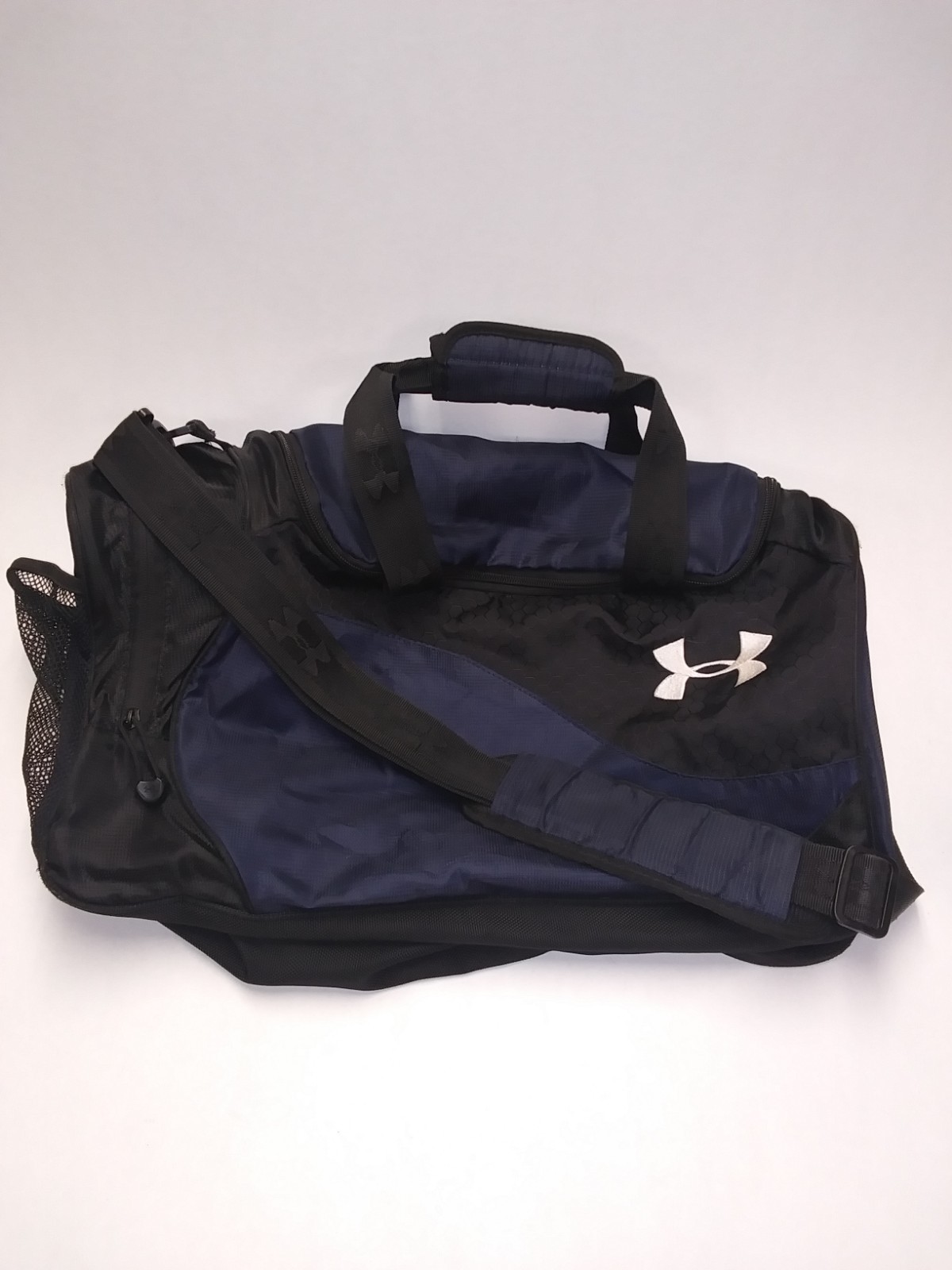 Under Armour Medium Duffle Bag Gym Bag Light Weight Navy Blue