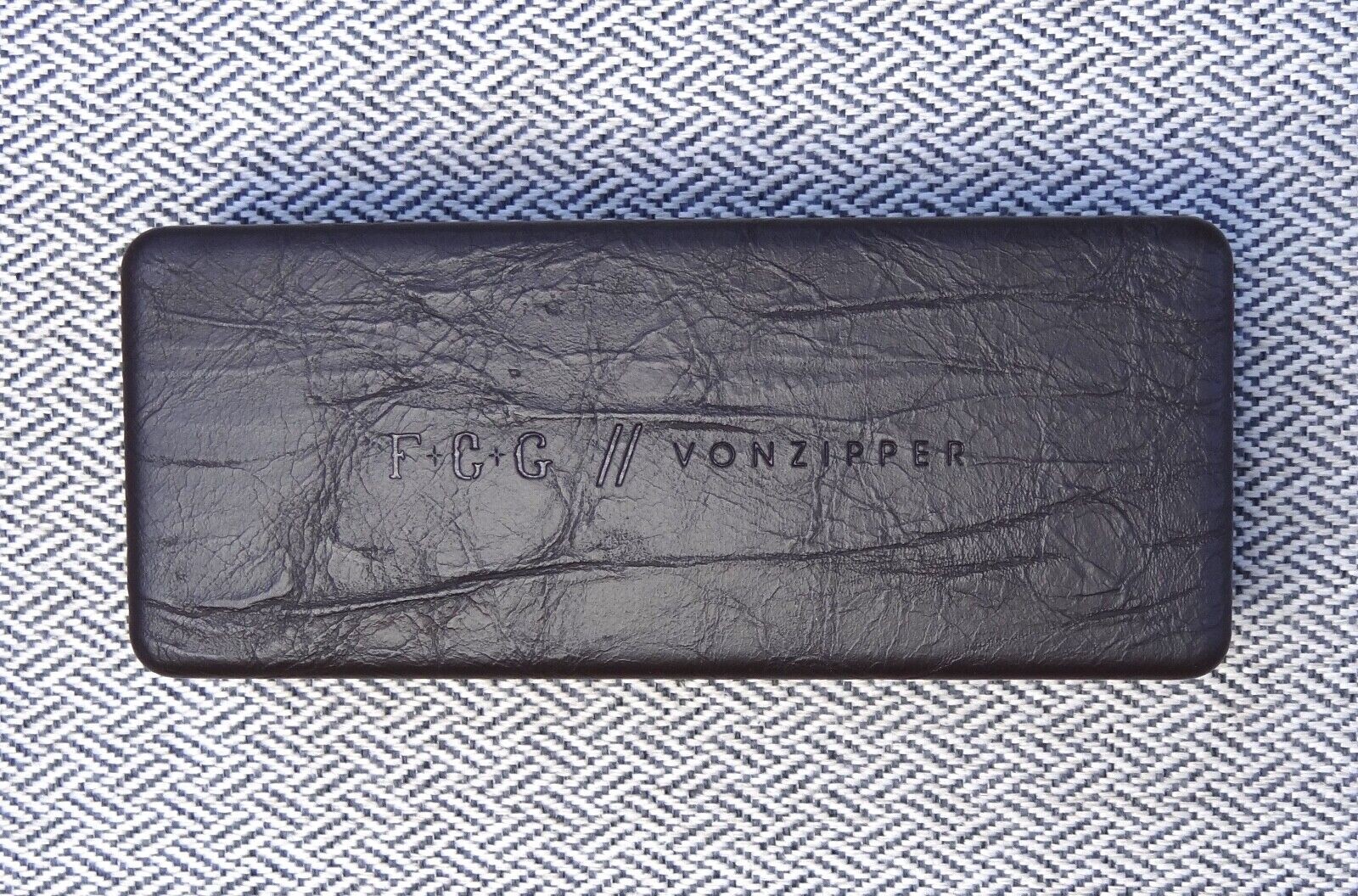 New VonZipper Hard Case Protect your shades Microfiber cloth included RBCK-249