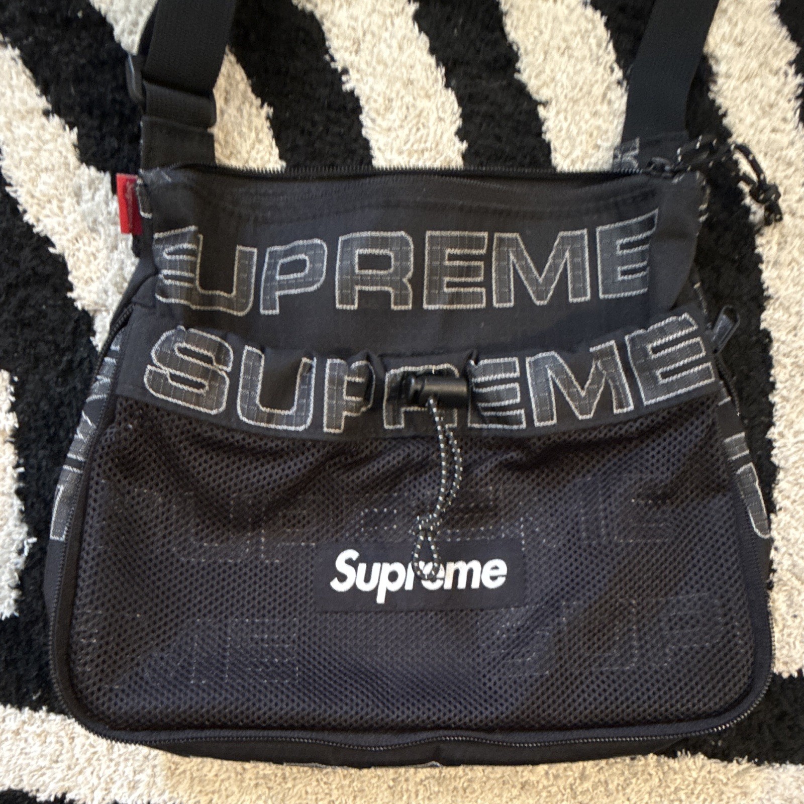 Supreme Black Logo Small Crossbody Shoulder Bag Zip/Drawstring Adjustable Strap