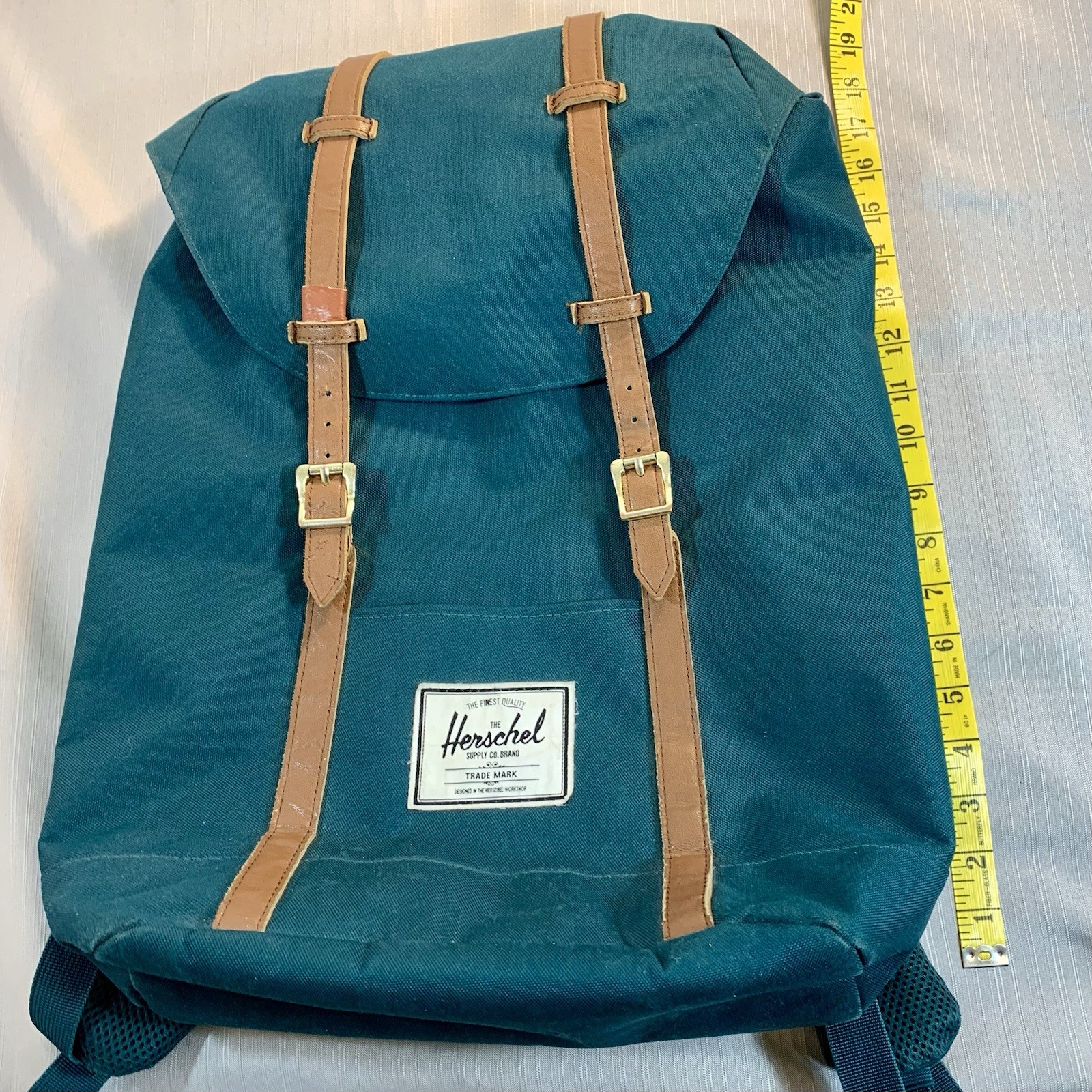 HERSCHEL Backpack Retreat Green with brown strap READ DESCRIPTION SEE PHOTOS