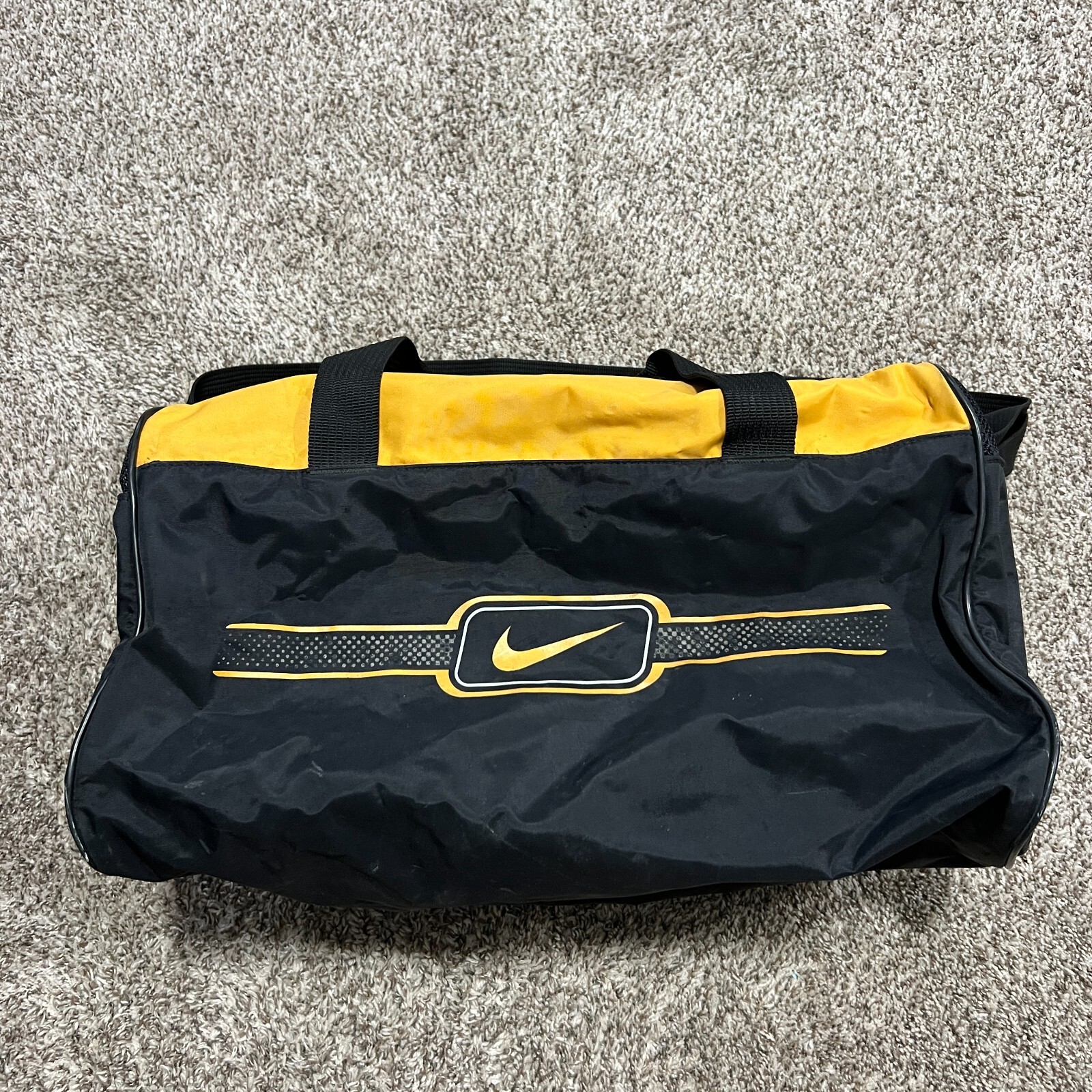 Nike Vintage Sports Gym Bag Duffle Black Yellow 90’s Red Tag Y2K Crossbody