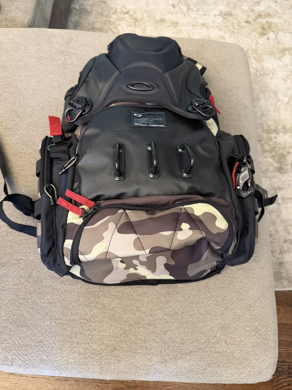 🆕 Oakley Tactical Field Gear Big Kitchen Sink Backpack🎒Herb Camo Red Core Pack