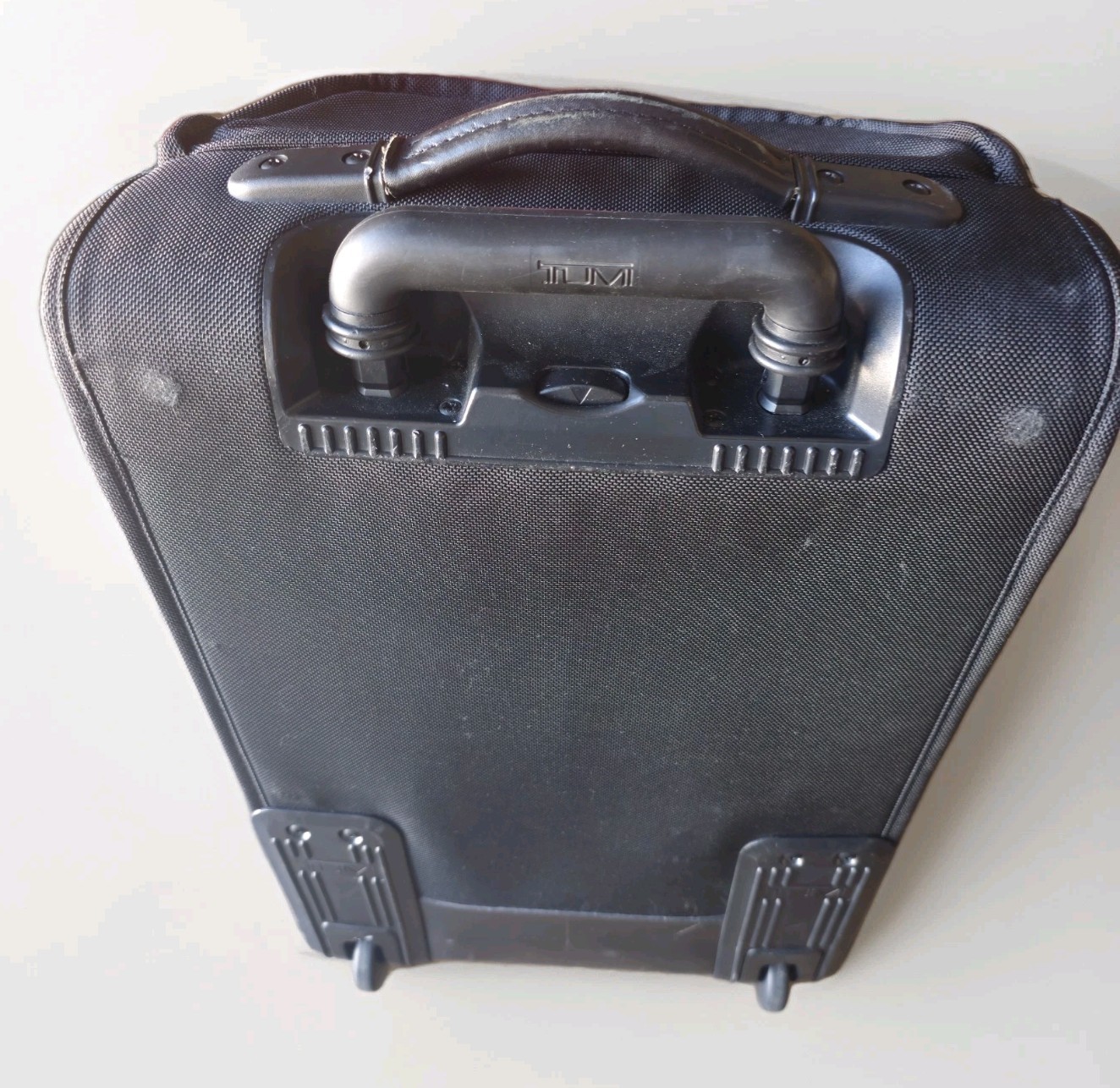 Tumi Alpha Black 2285 D3