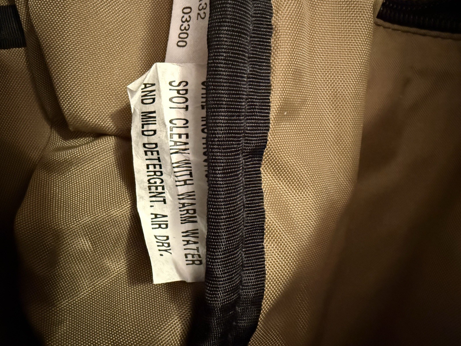 LL Bean Healthy Back Ameribag Sling Back Bag Black Adjustable Strap Zip Pockets