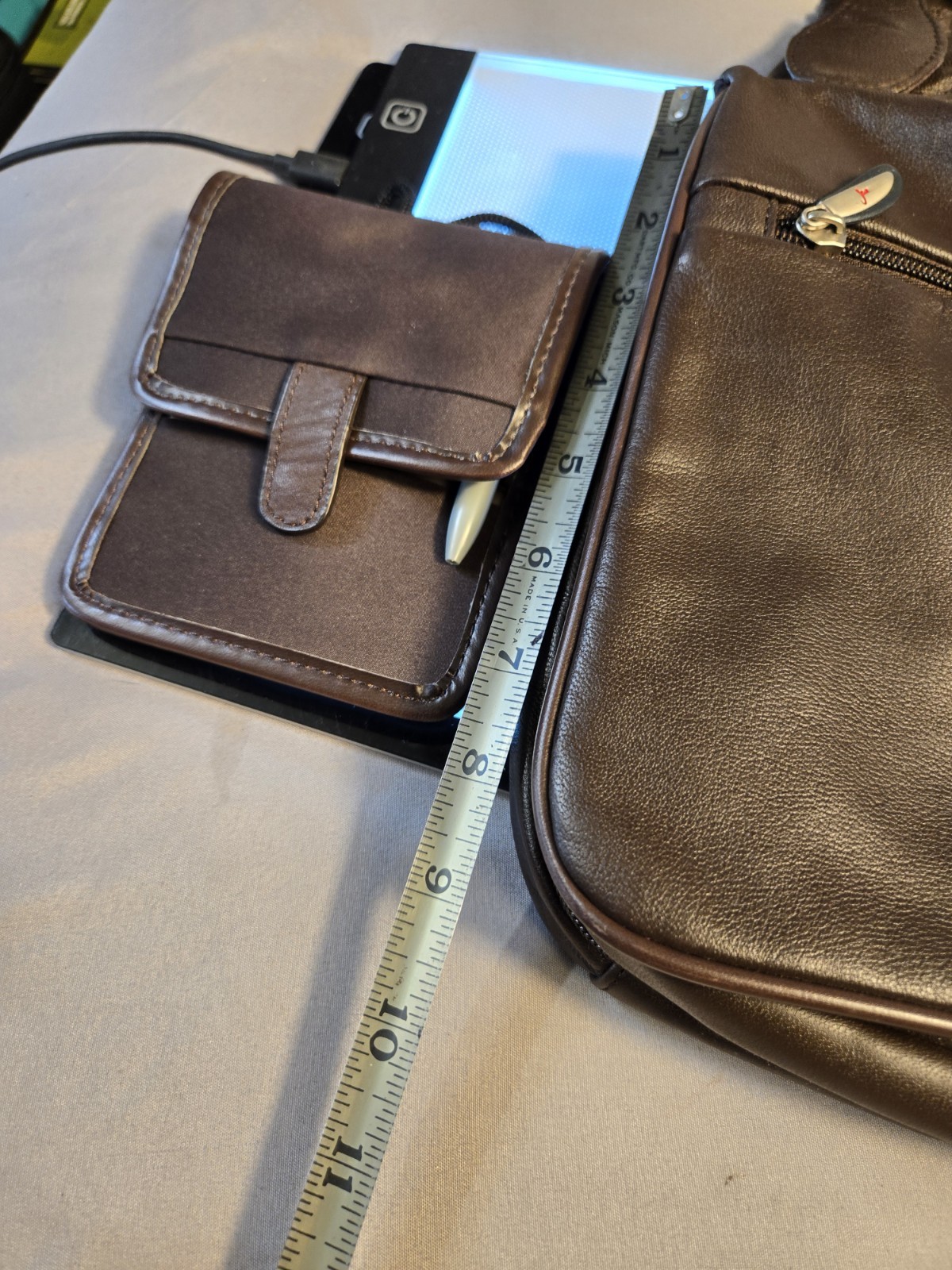 Travelon Crossbody Messenger Bag Zip Snap Adjustable Strap Pockets Men Brown