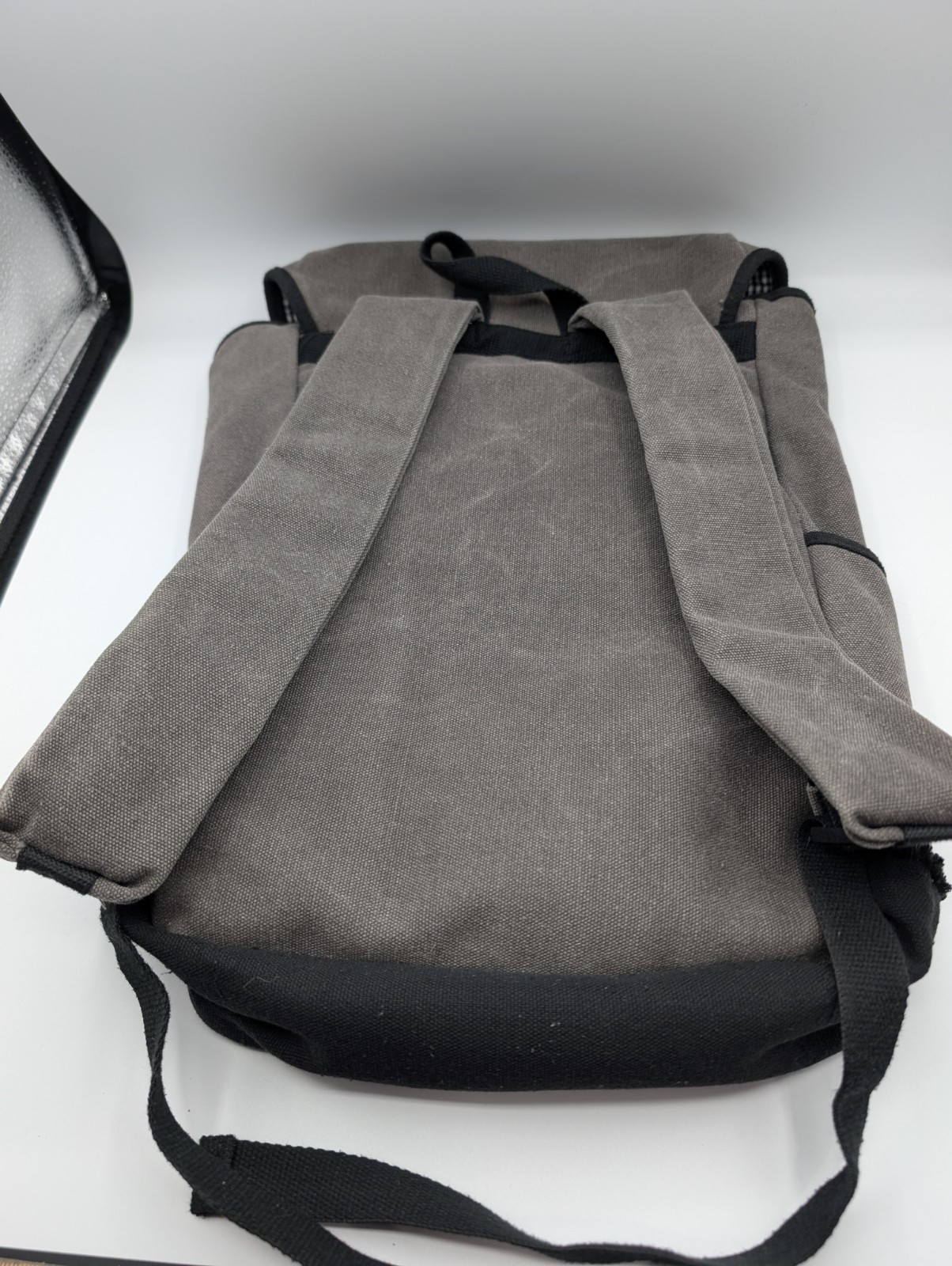 Field & Co 15″ Computer Backpack Gray Rustic Canvas Black And White Lining.