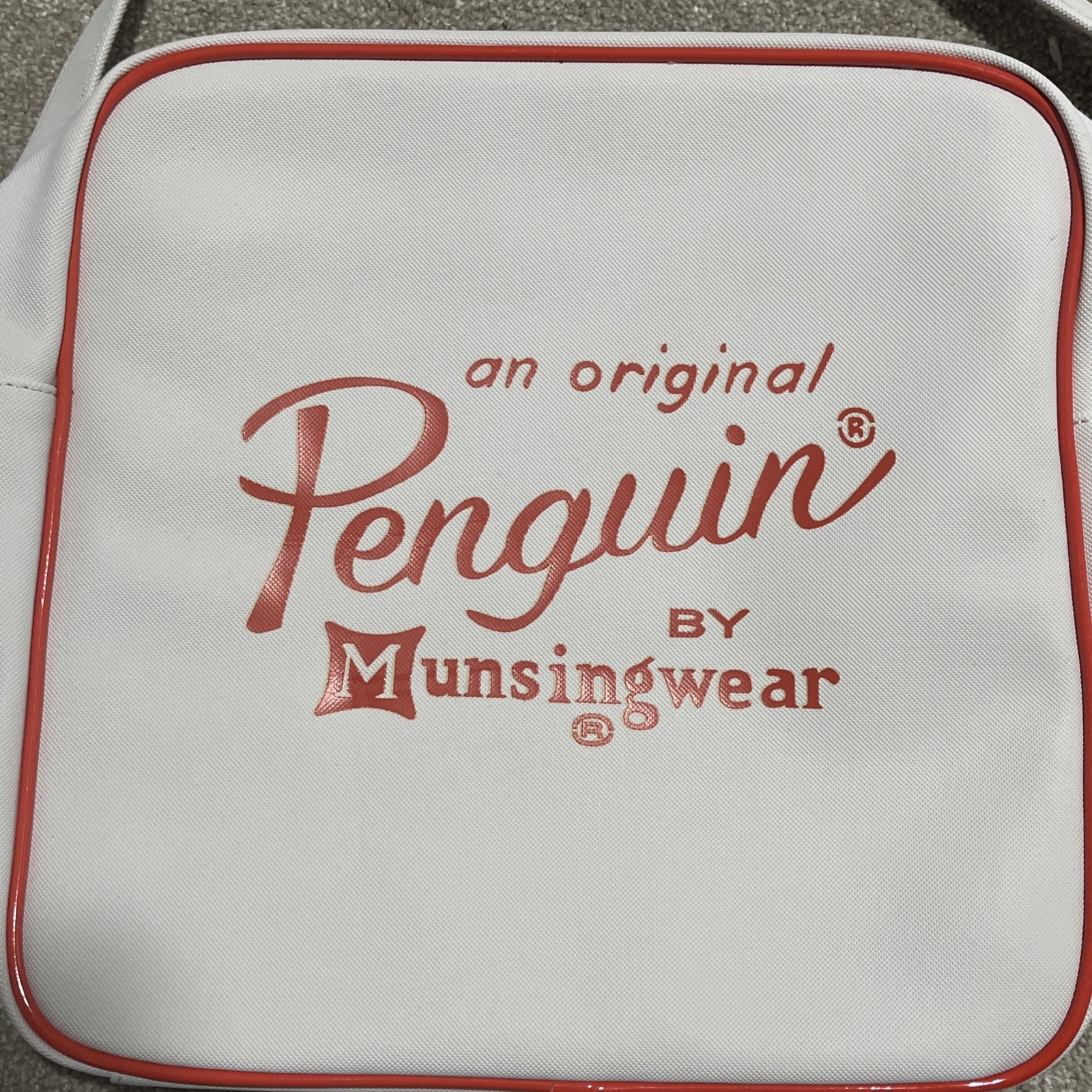 ORIGINAL PENGUIN BY MUNSINGWEAR VINYL TRAVEL GOLF DUFFLE BAG NWT NORDSTROM (F)