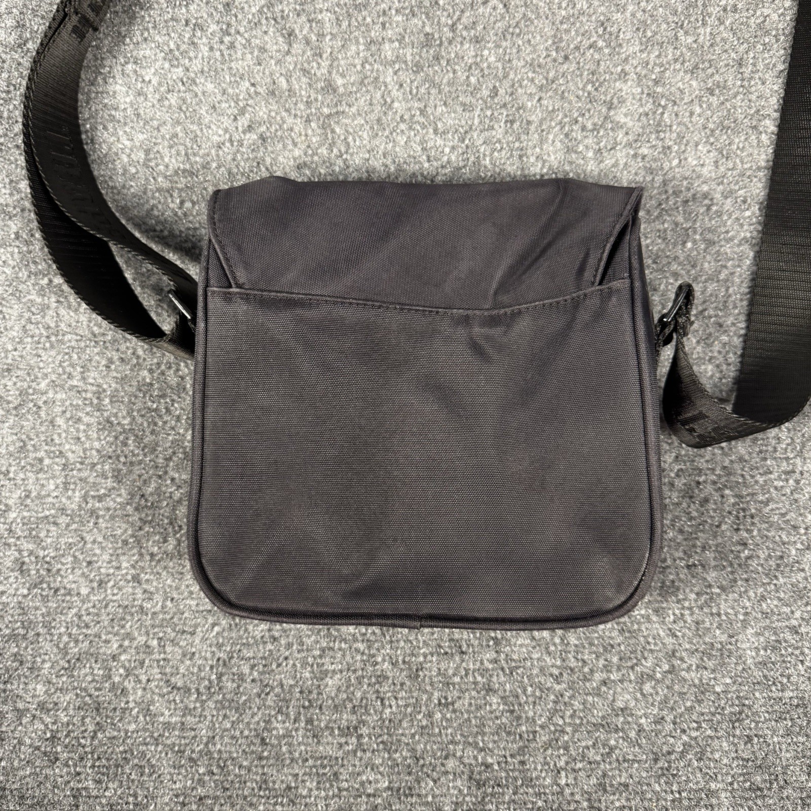 Trapstar Irongate T Crossbody Bag Black Metal Latch Messenger Shoulder