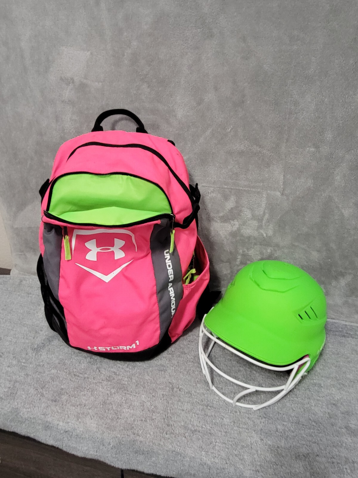 Under Armour Storm Pink Backpack Dugout Bat Bag Plus Accessories See Description