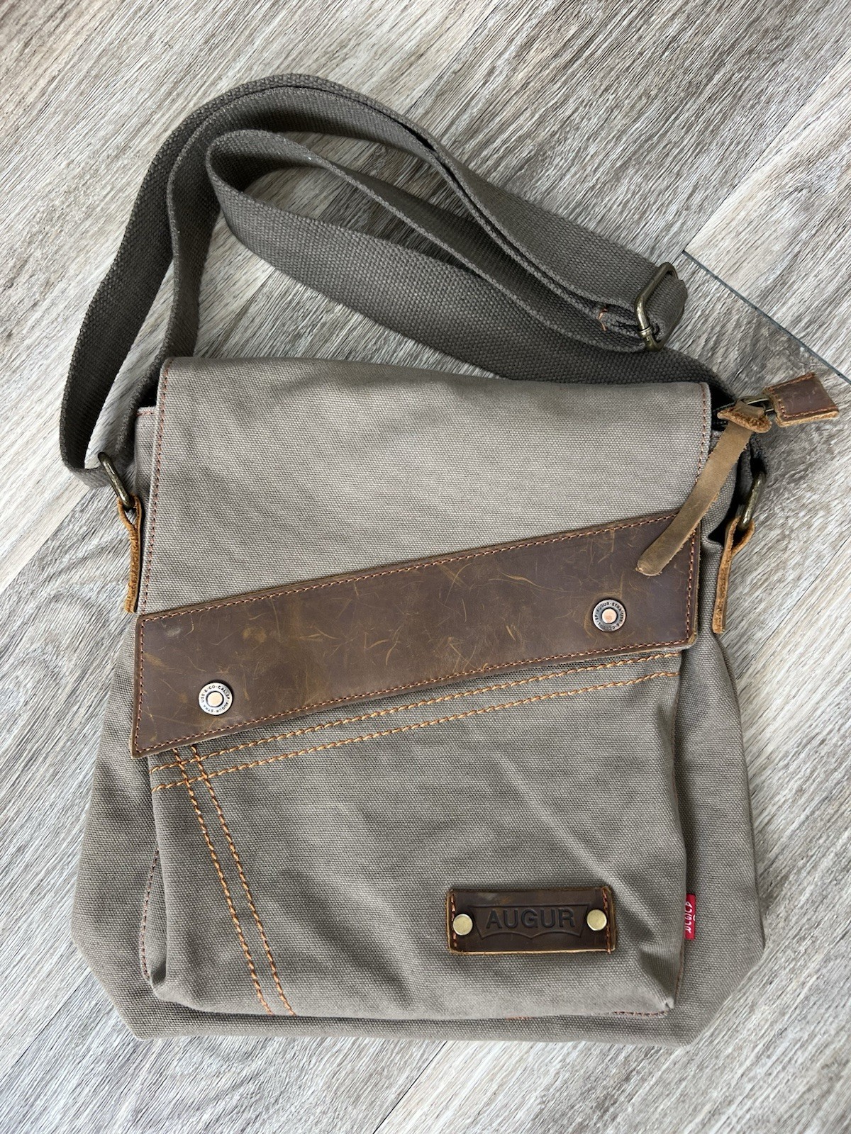 AUGUR Army Green Crossbody Messenger Bag Zip/Snap Adjustable Strap Never Used