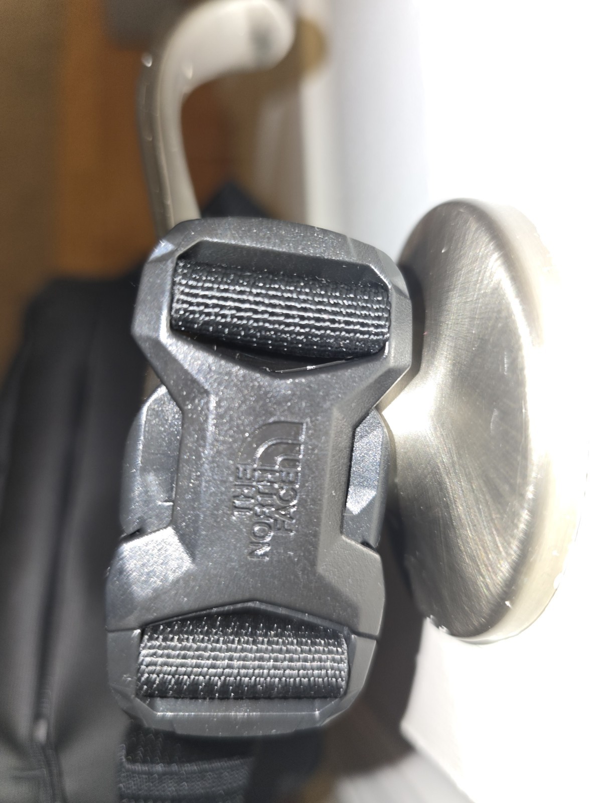 THE NORTH FACE- ALL BLACK-ZIPPERED BELT BAG