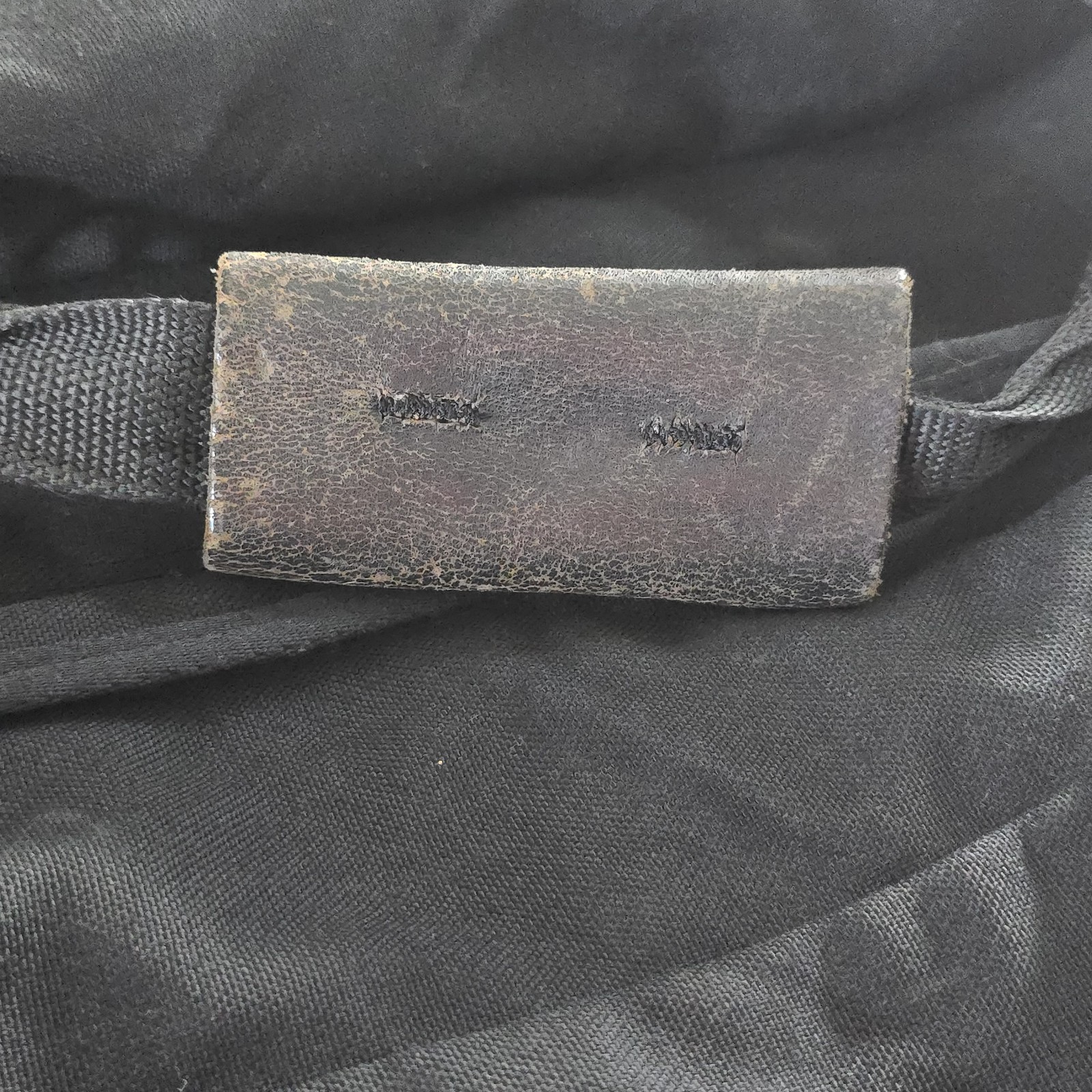 Vtg Eagle Creek Large Duffle Bag Bug Out Black Straps 30″ x 16″ x 16″ ****READ
