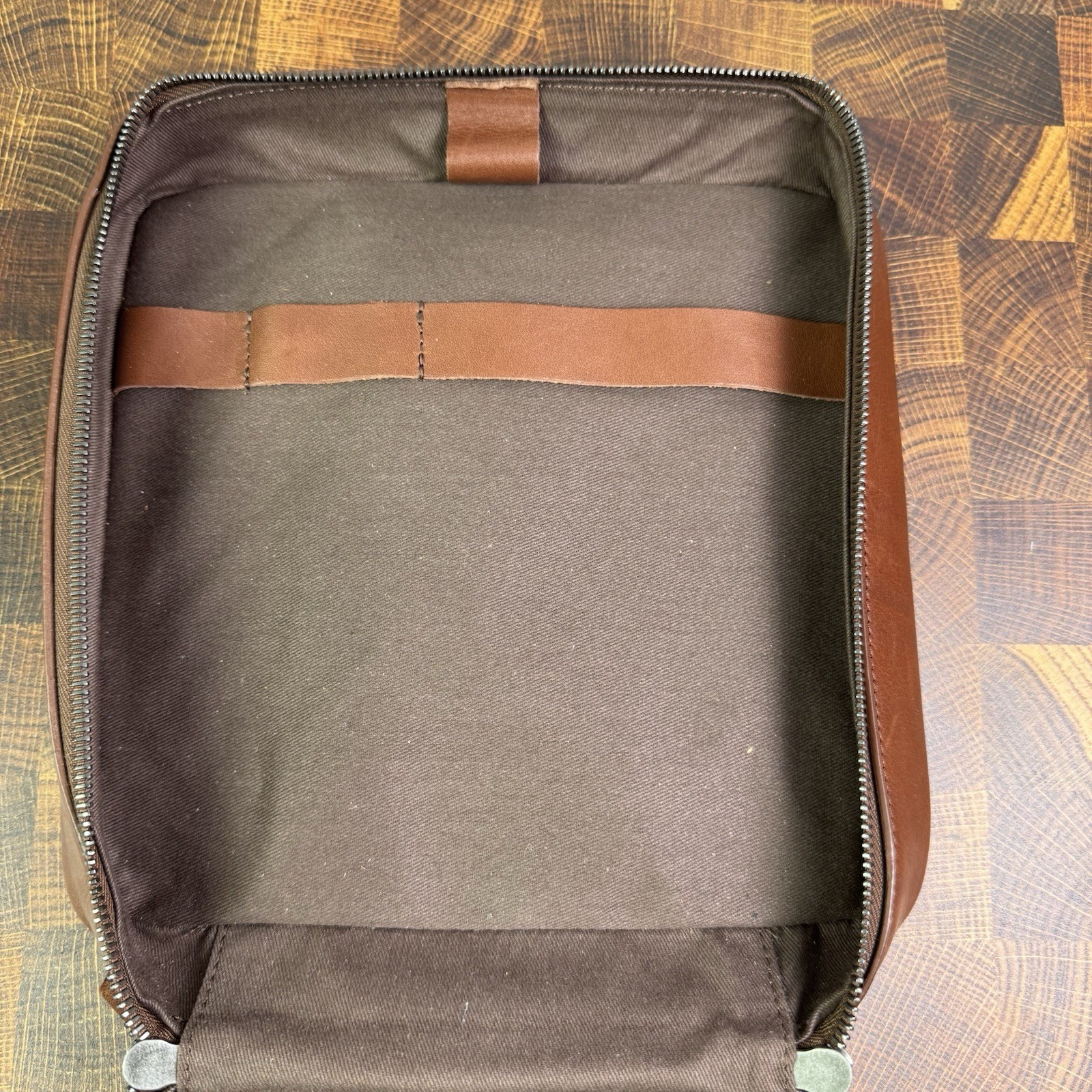 This Is Ground Tech Dopp Kit Toffee Brown Leather Travel Cable Organizer Case