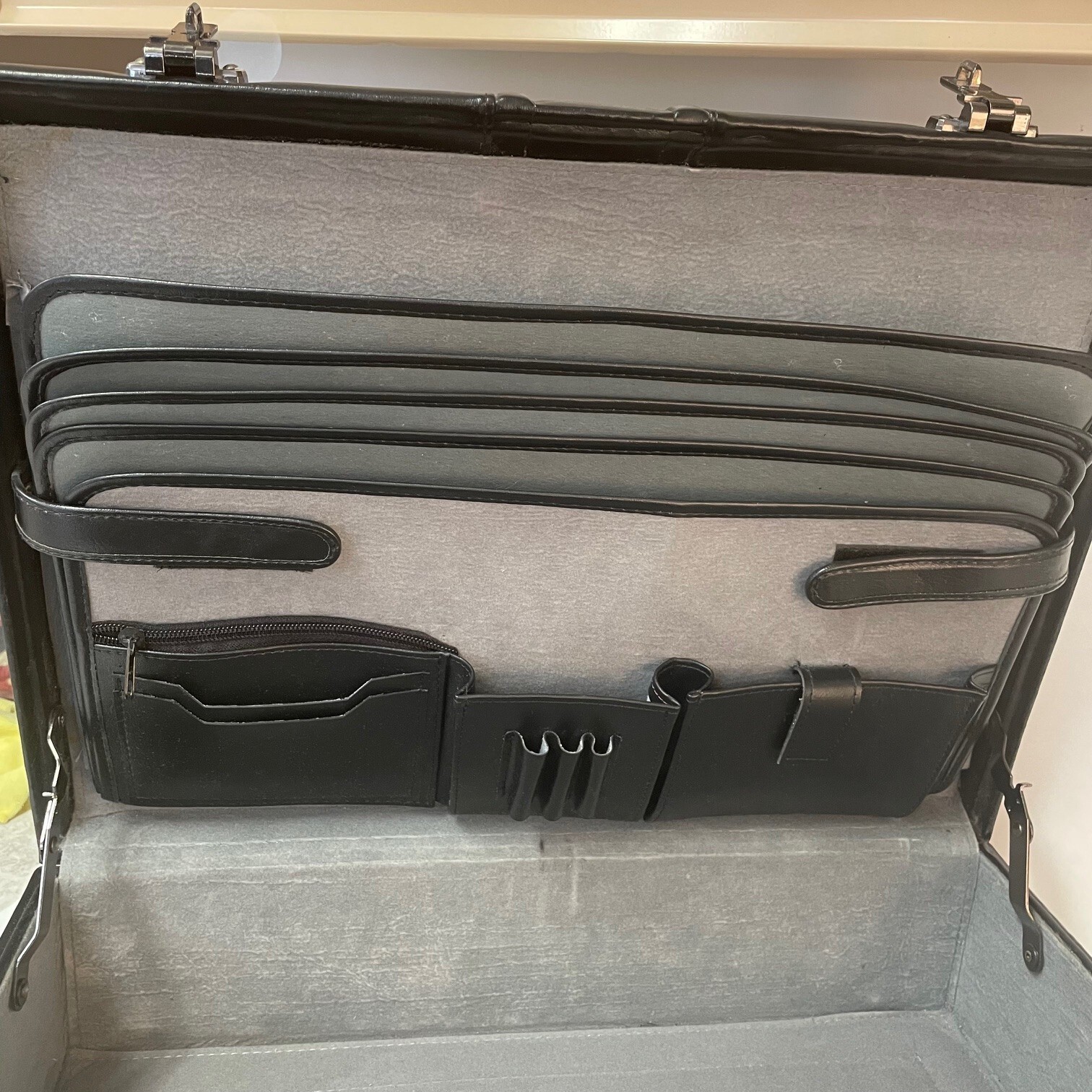Stebco Tufide Briefcase Black Leather Combination Lock Model P-17-112 Nice