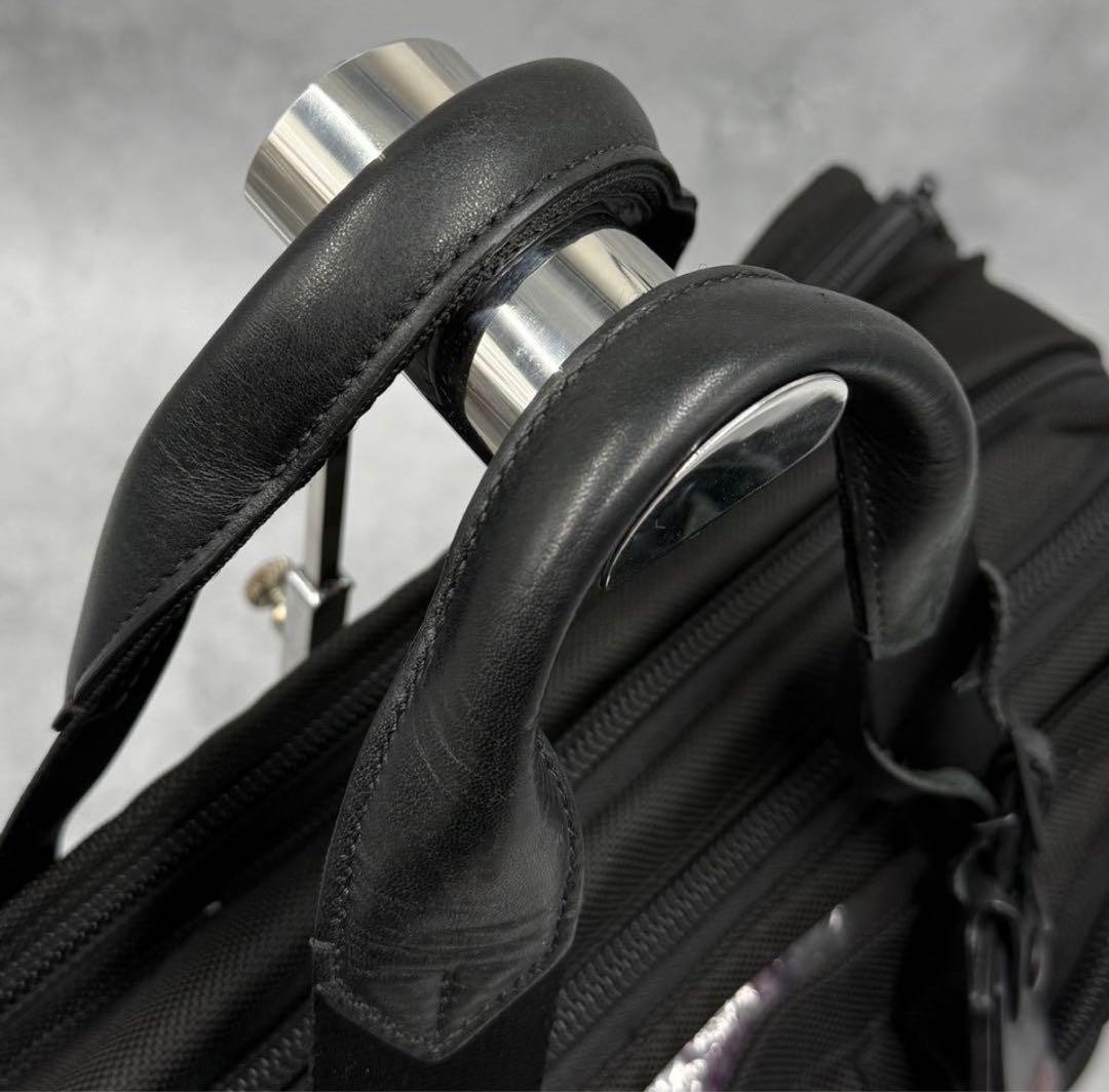 Excellent Condition TUMI Briefcase Expandable 26160DH Black