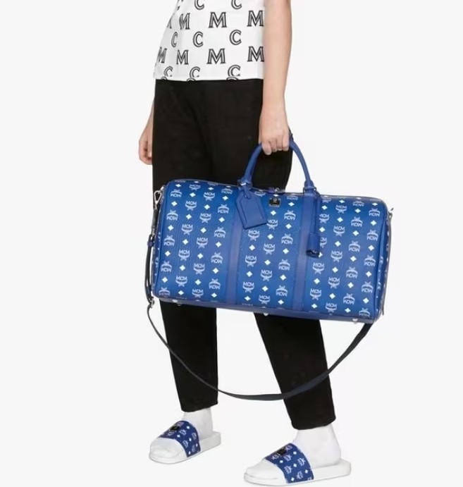 MCM Ottomar Weekender in Visetos 50cm/20″ Color: SURF THE WEB (COLBOLT BLUE)