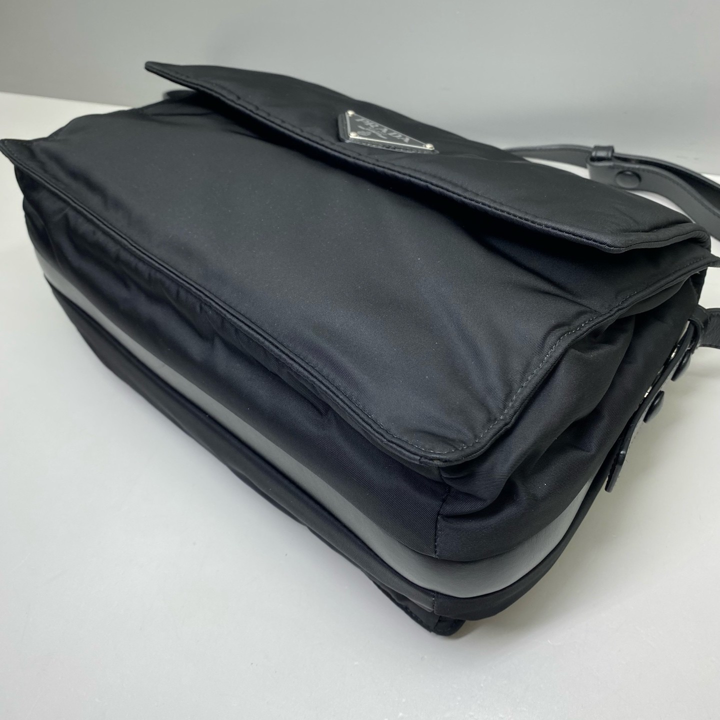 Prada Pre-Owned Cini Nylon Crossbody Messenger Bag Black 30X20X13cm