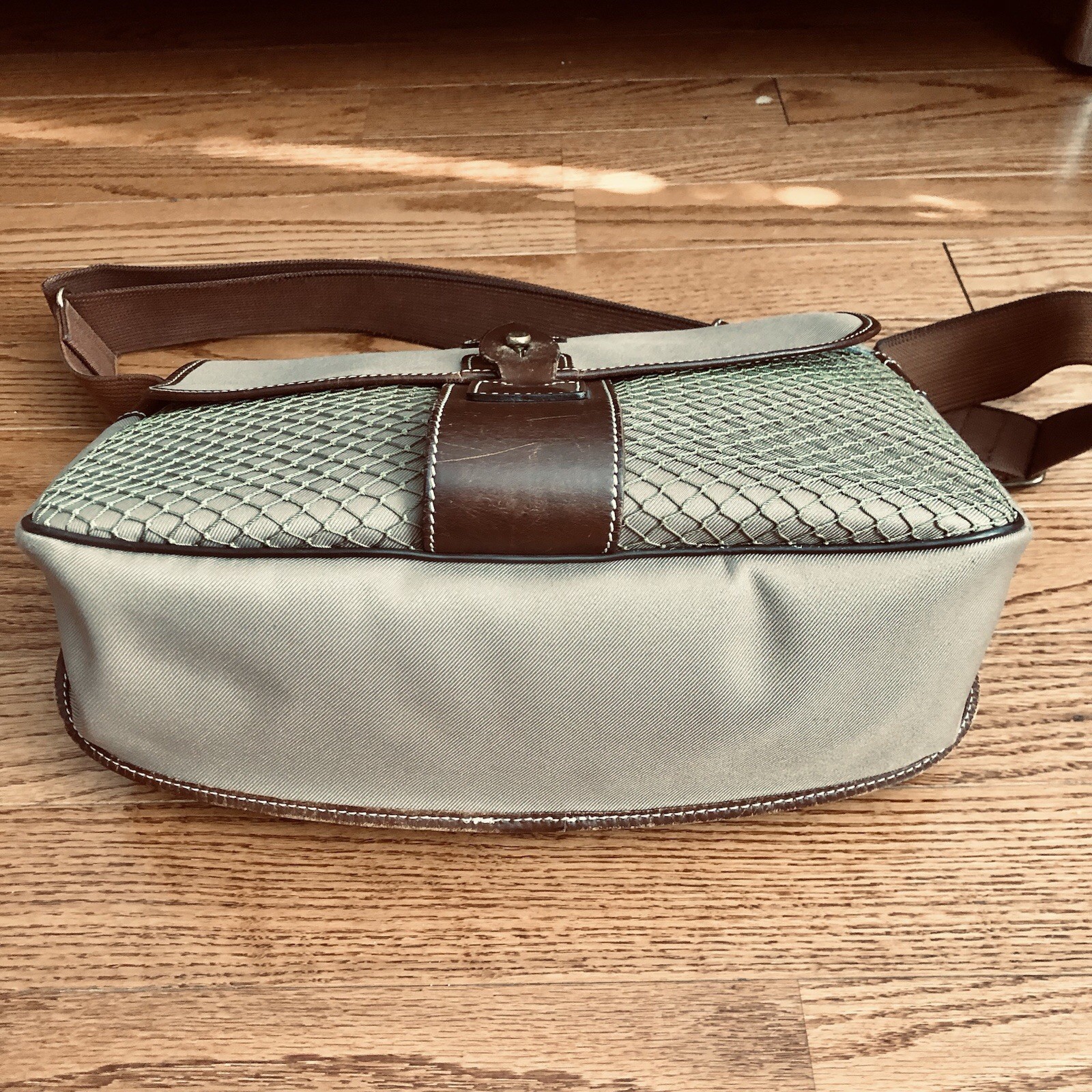 Hunting World Authentic RARE Shoulder Canvass Leather Brown Tan Messenger Bag