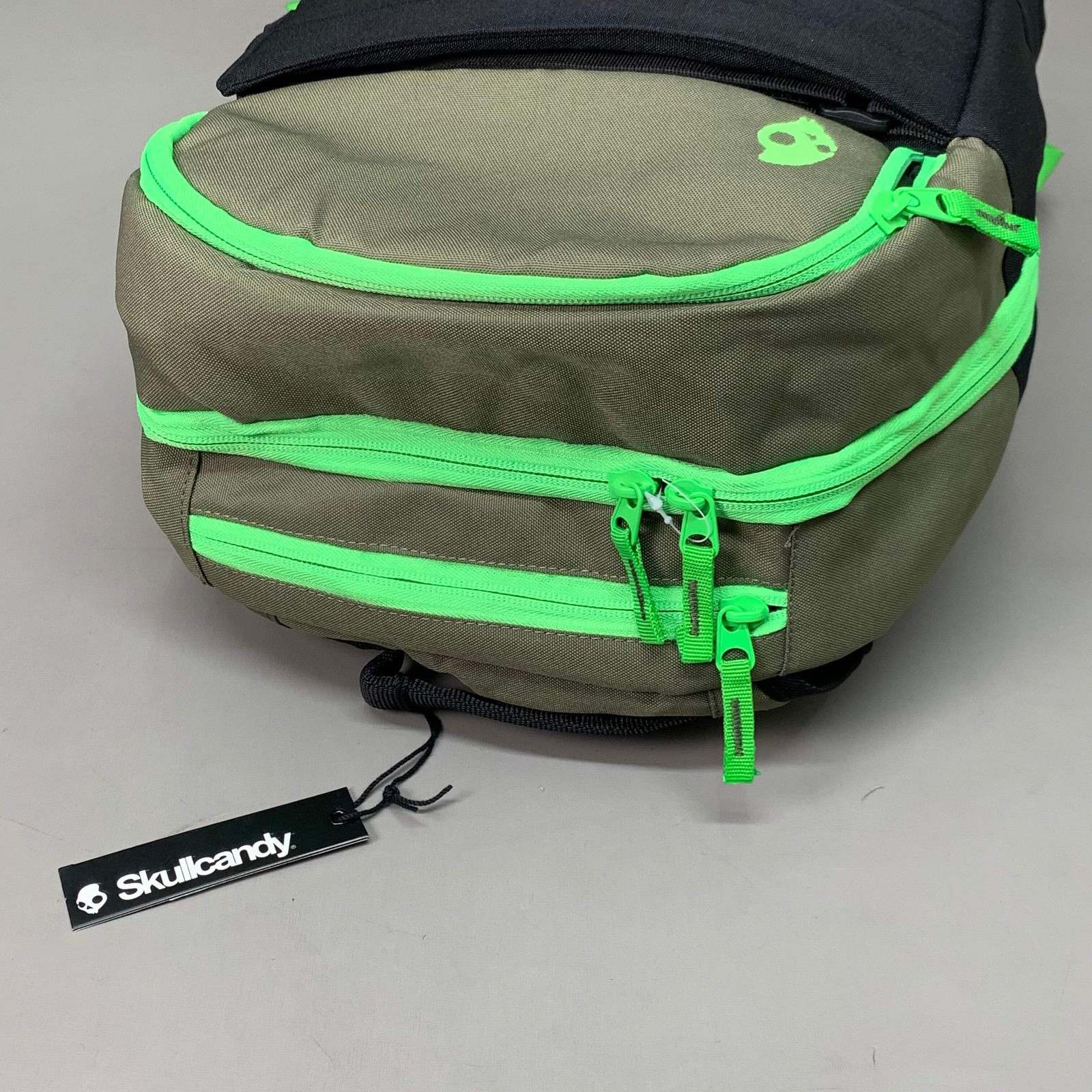 SKULLCANDY Heavy Duty Backpack 18″ x 12″ Green/Black SKDY1153
