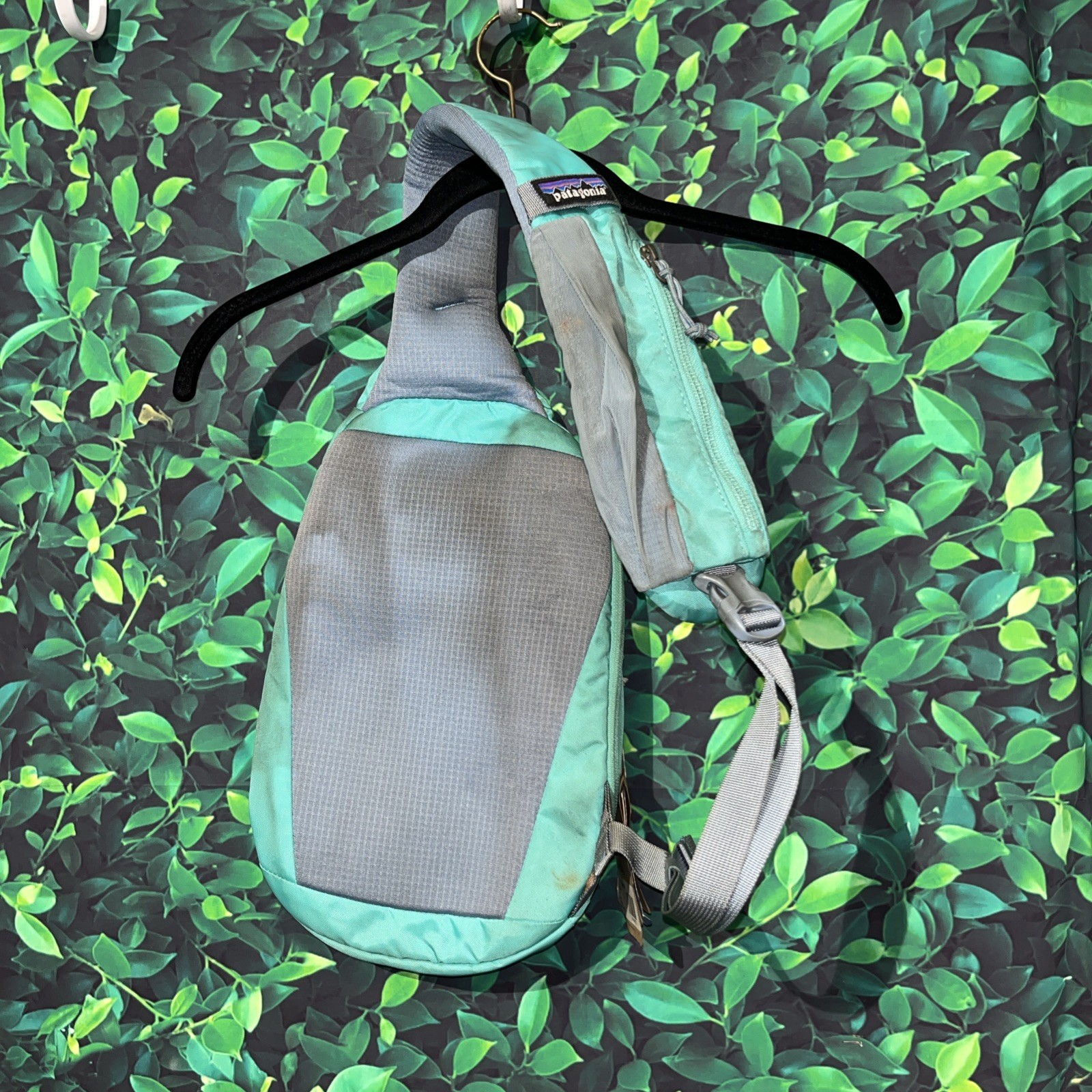 Patagonia Blue Atom Sling 8L With Defects
