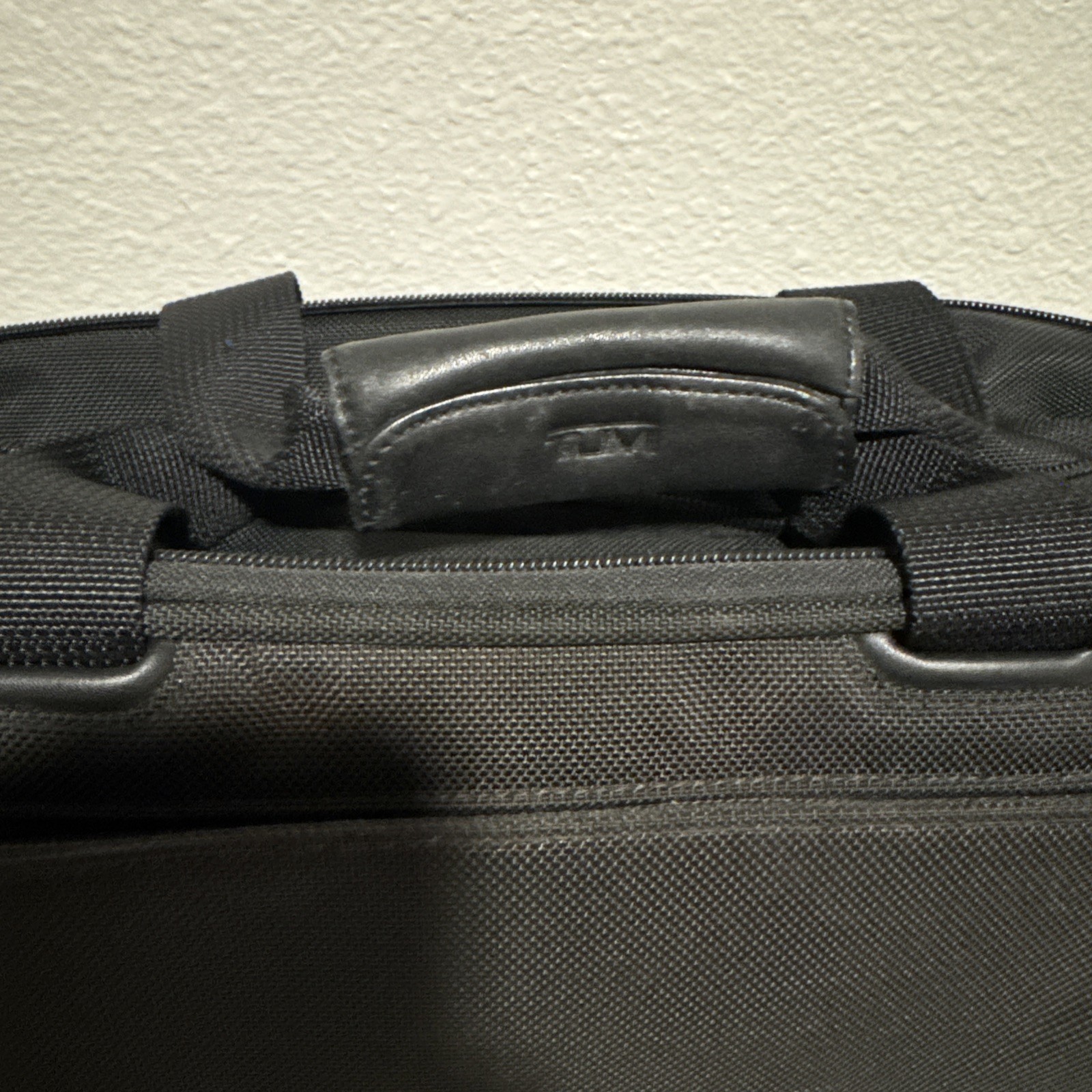 Tumi Alpha Ballistic Nylon 18″ Boarding Tote Bag CarryOn Laptop Black -Free Ship