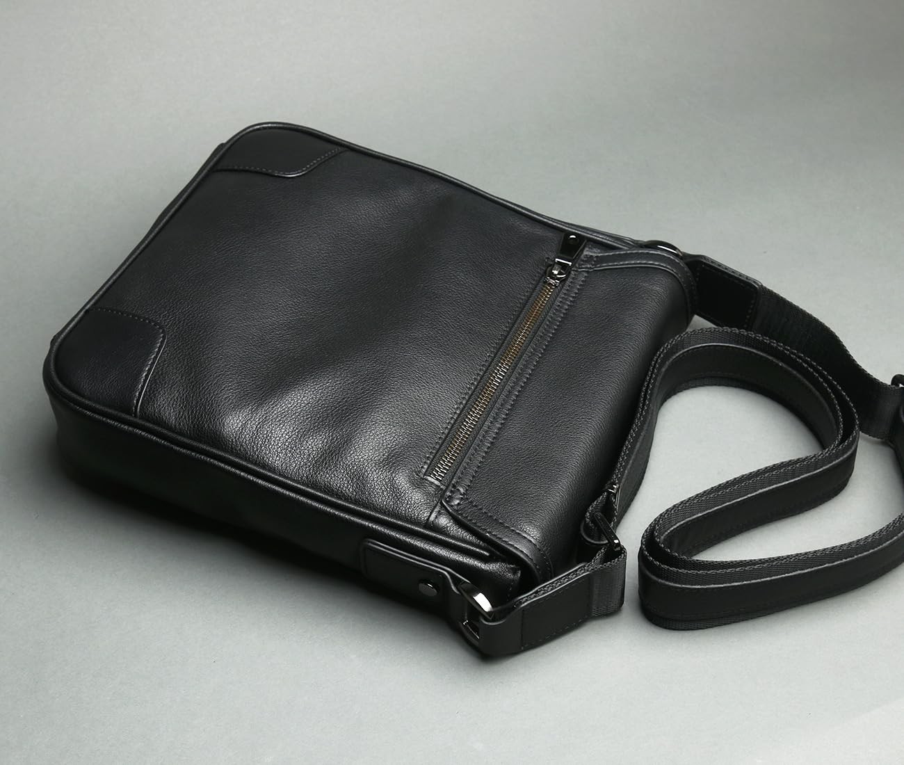 Xuan Wei men’s full grain cowhide messenger bag, high-end messenger bag,