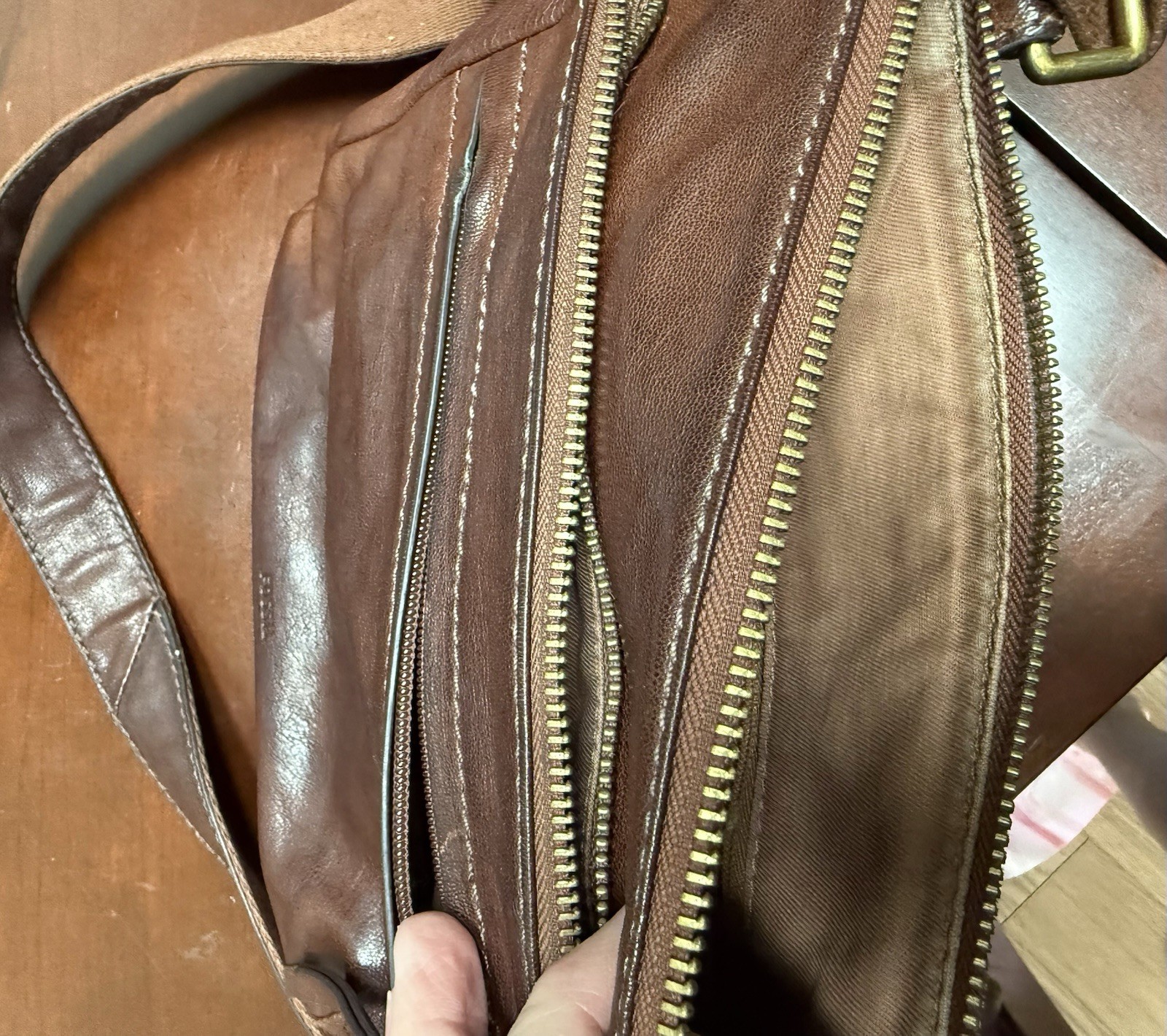 Fossil ZB6845 Brown Leather Crossbody Bag Multi Pocket Adjustable