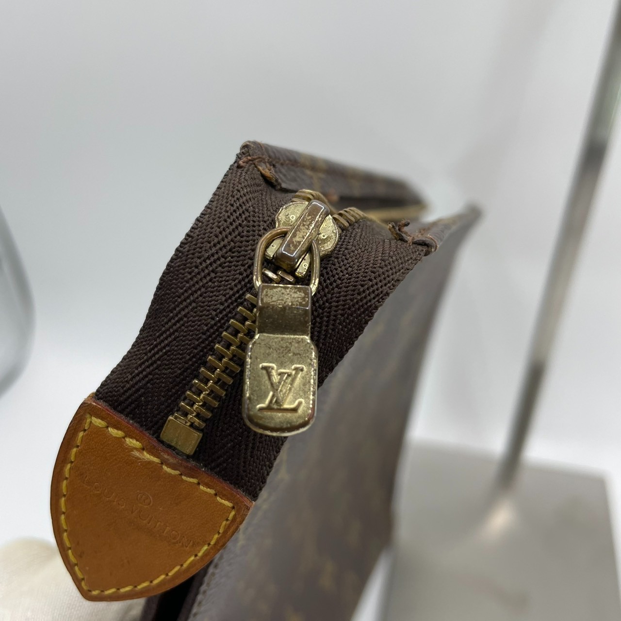 Auth Louis Vuitton Monogram Pochette Toilette 26 Clutch Bag M47542 （E153）