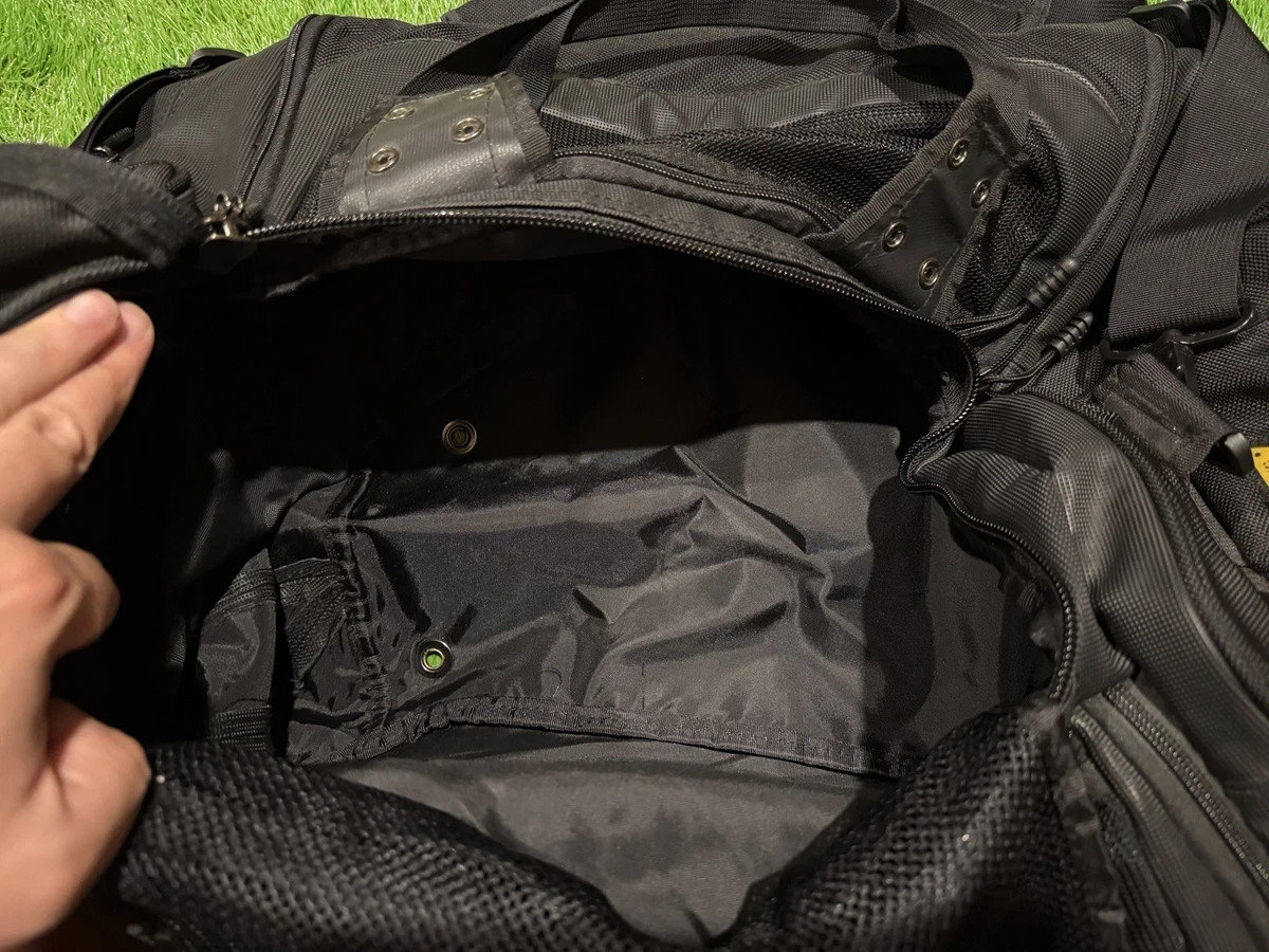Vintage Oakley large Factory Pilot Tactical Duffel Bag 90s Y2K Software Tech
