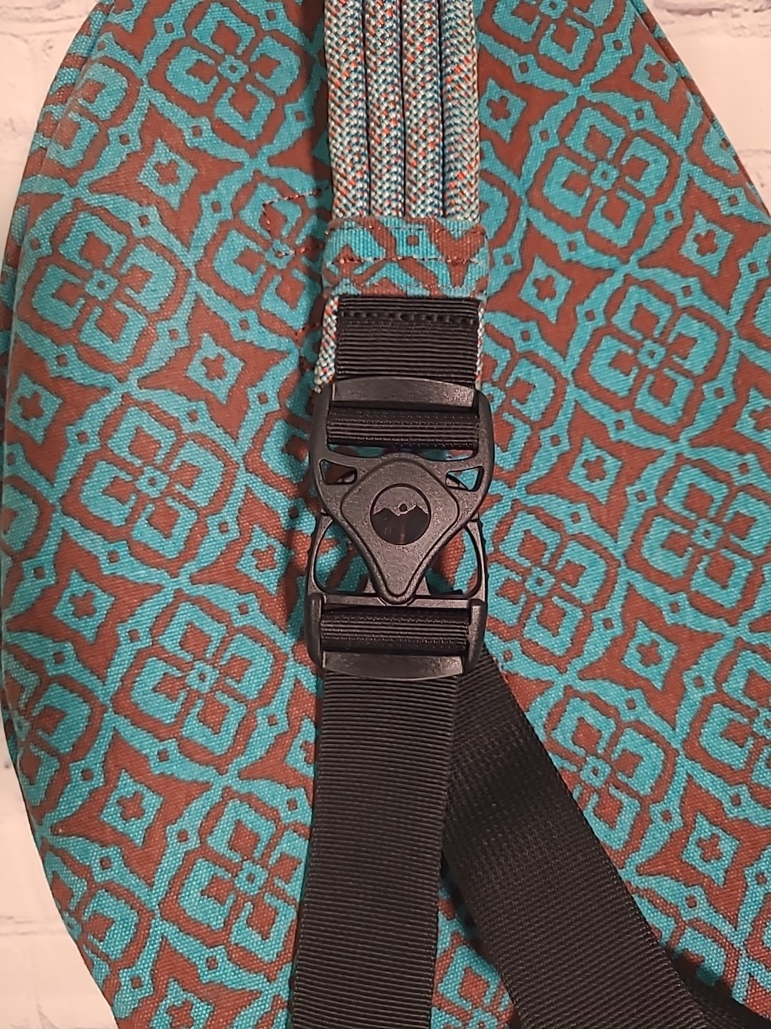 KAVU Rope Sling Bag Crossbody Desert Mosaic Backpack Teal Blue Brown Retired EUC