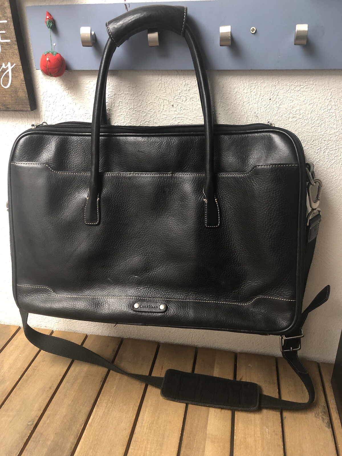Cole Haan Crossbody Black Leather Heavy Briefcase Laptop Bag 6 Compartments EUC