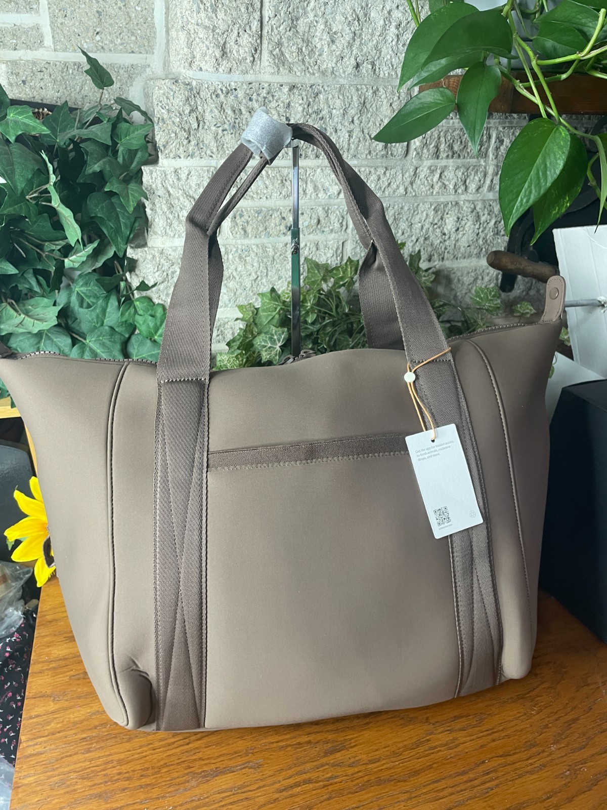 NWT QUINCE ALL DAY NEOPRENE DUFFLE TRAVEL DUFFEL BAG TRAVEL ESPRESSO MSRP $102