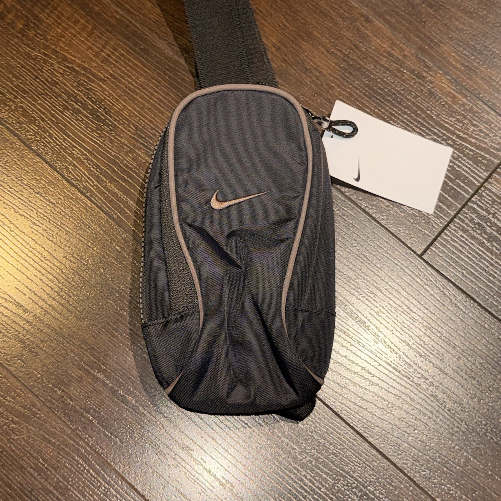 NWT! Nike Essentials 1L Cross-Body Over Shoulder Sling Bag DJ9794-010
