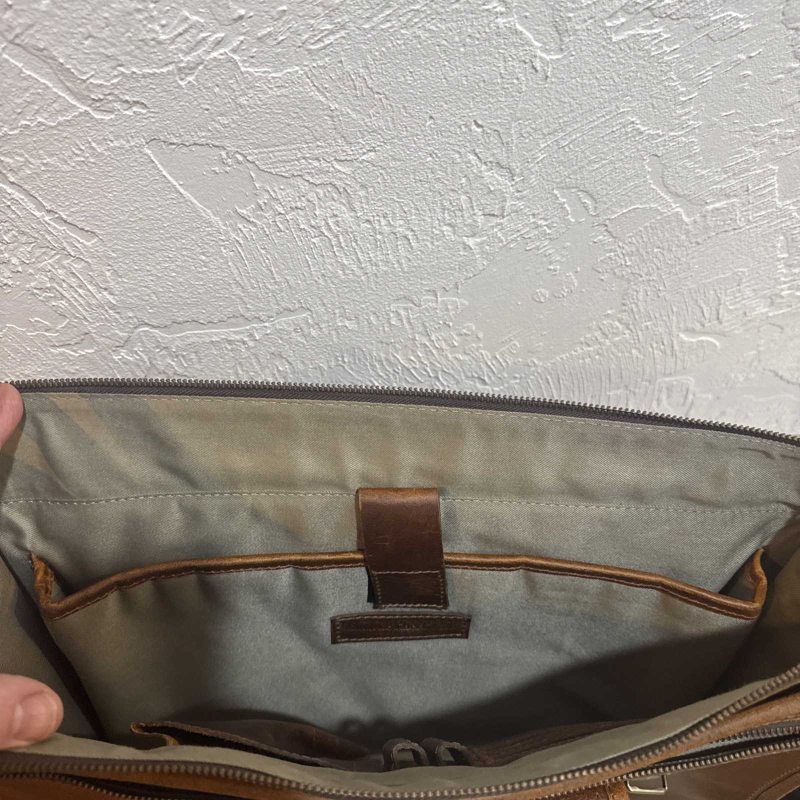 Aaron Leather Goods Messenger Side Bag 18×14 Buffalo Distressed Brown Laptop