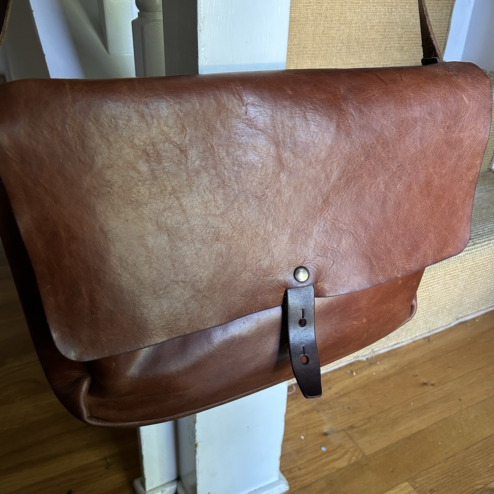 Whipping Post WP Standard Large Leather Brown Distressed Messenger Bag