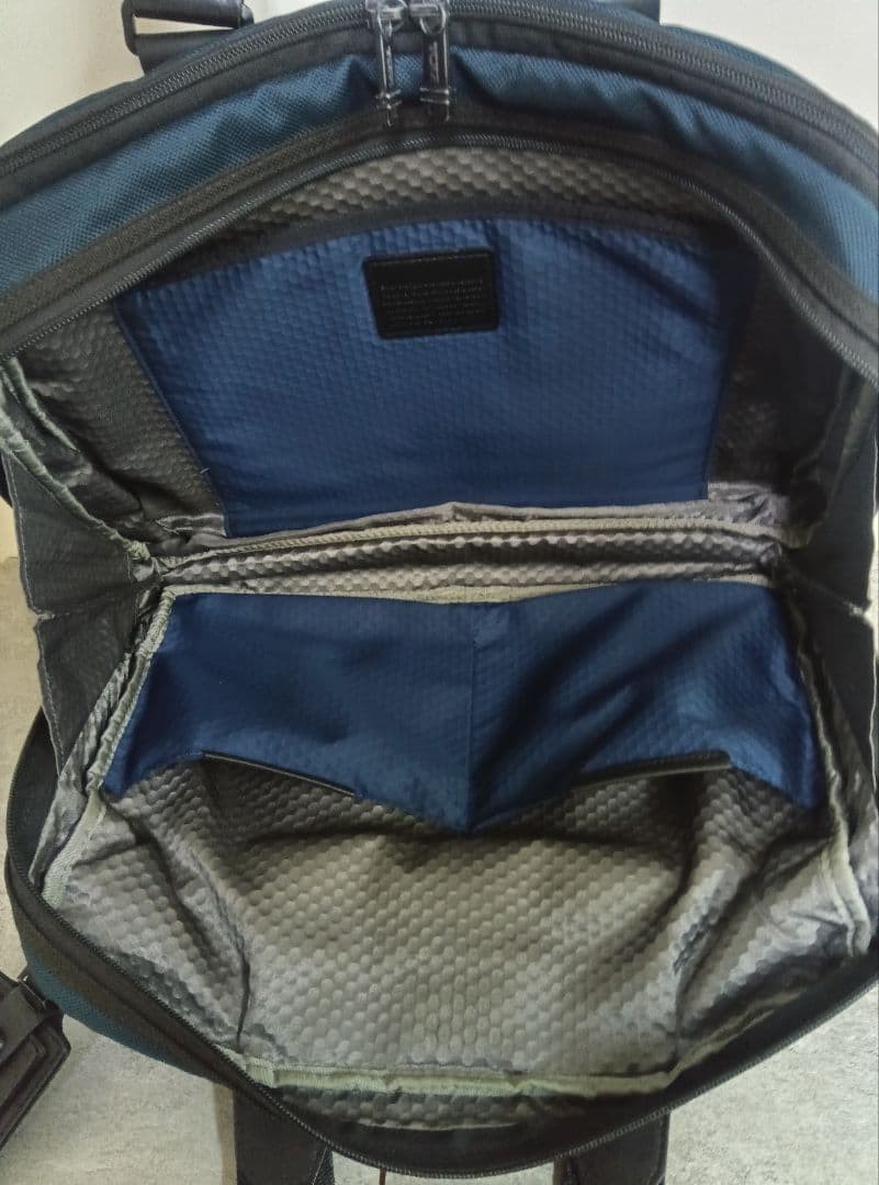 Tumi Alpha Bravo Slim Commuter Briefcase Navy H28 W37 D13-18cm No Shoulder