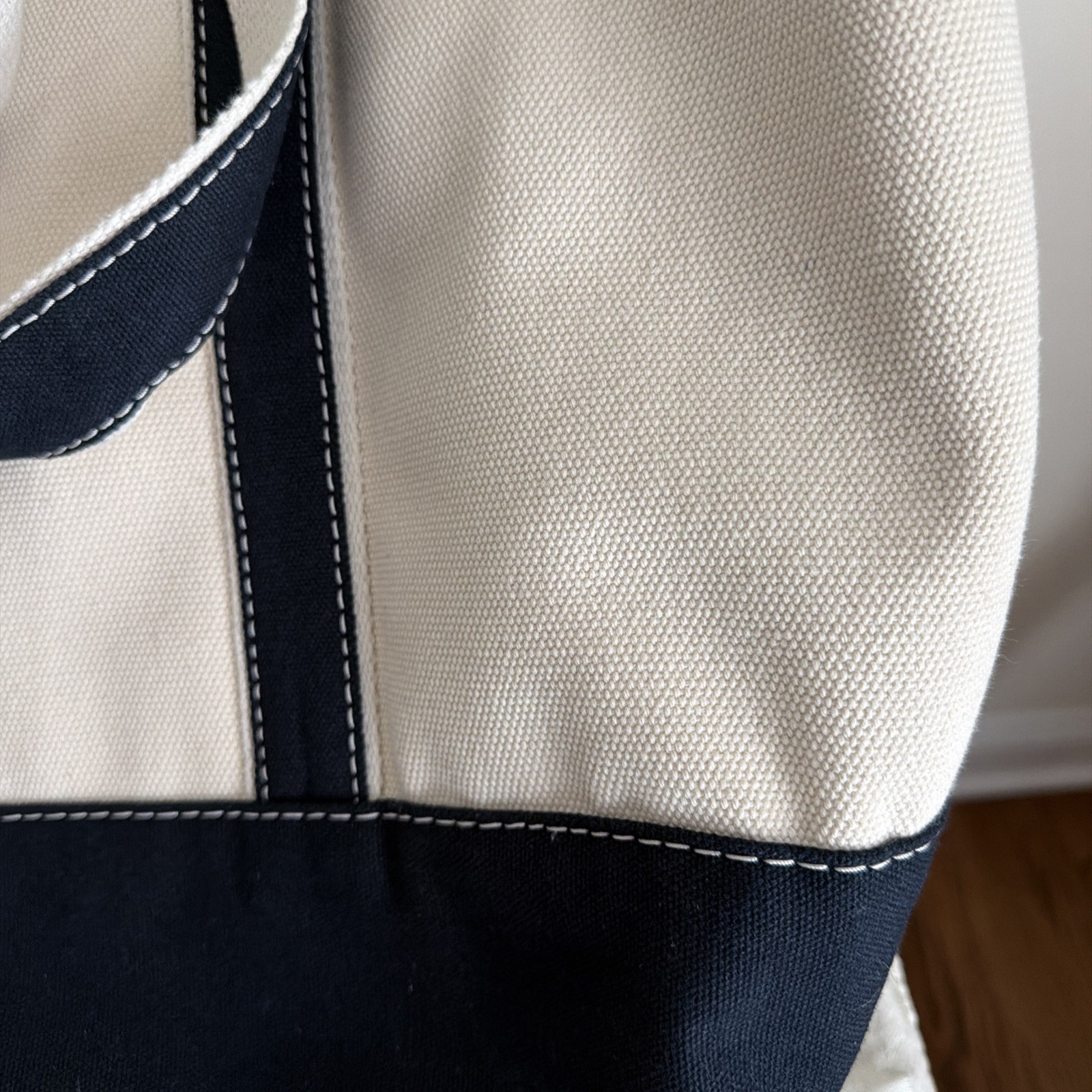 Lands End White Navy Canvas Boat Tote Bag Beach X-Large 23” x 10” 2003? * A