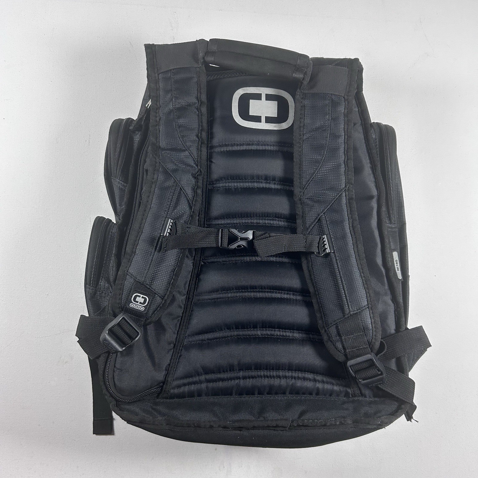 OGIO Metro Street Backpack 8 External Pockets Audio Tech Laptop Pocket 🔥🔥🔥