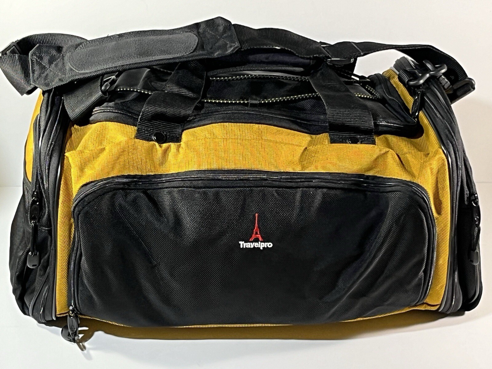 Travel Pro Duffle Soft Bag Handle & Shoulder Strap Black & Gold 20X12X11.5 New!