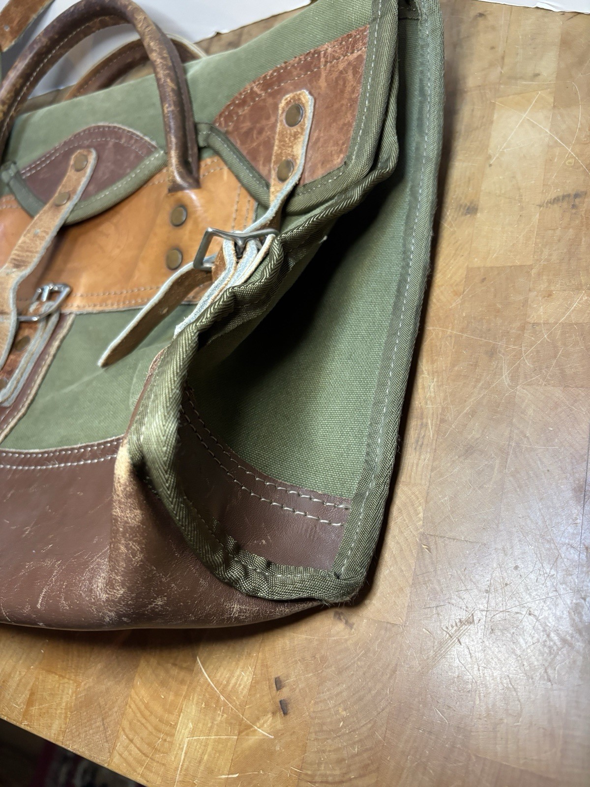 Vtg Orvis Battenkill Olive Canvas & Leather Messenger Briefcase Laptop Bag Used